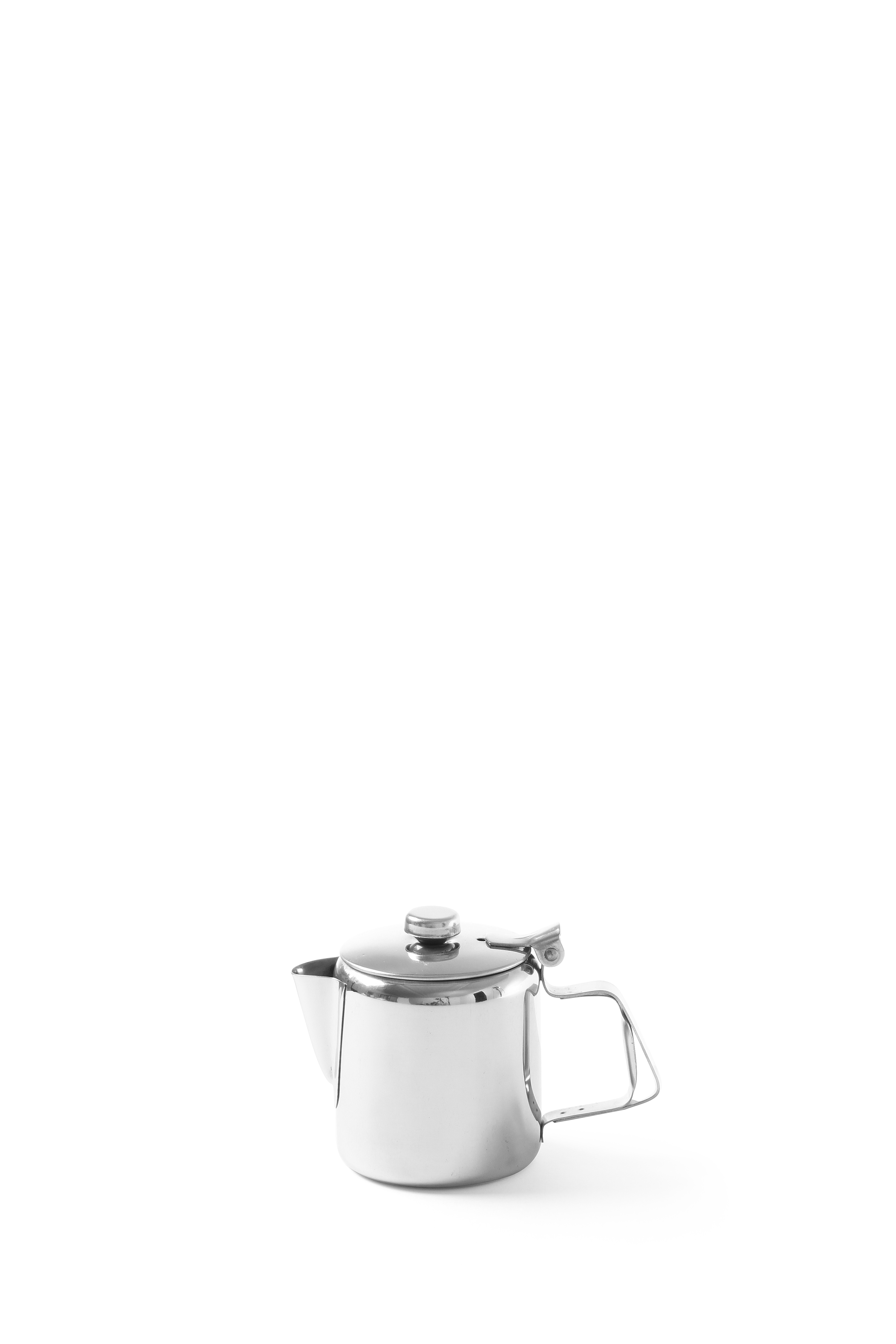 Piccola teiera in acciaio inox con coperchio, su sfondo bianco.