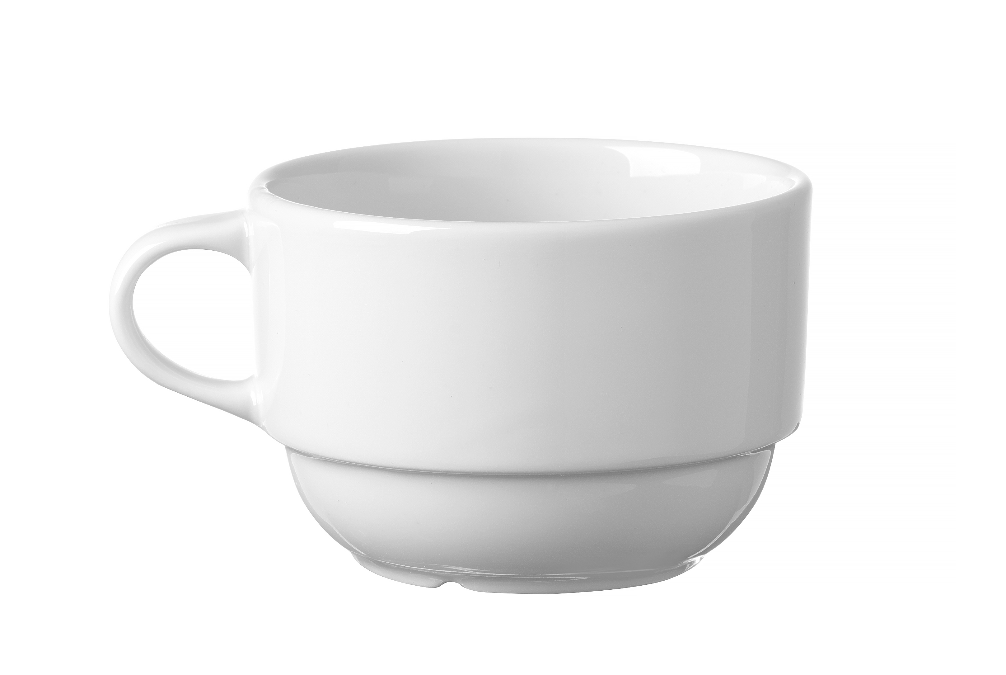 Tazza bianca, impilata con un piattino, su sfondo bianco.