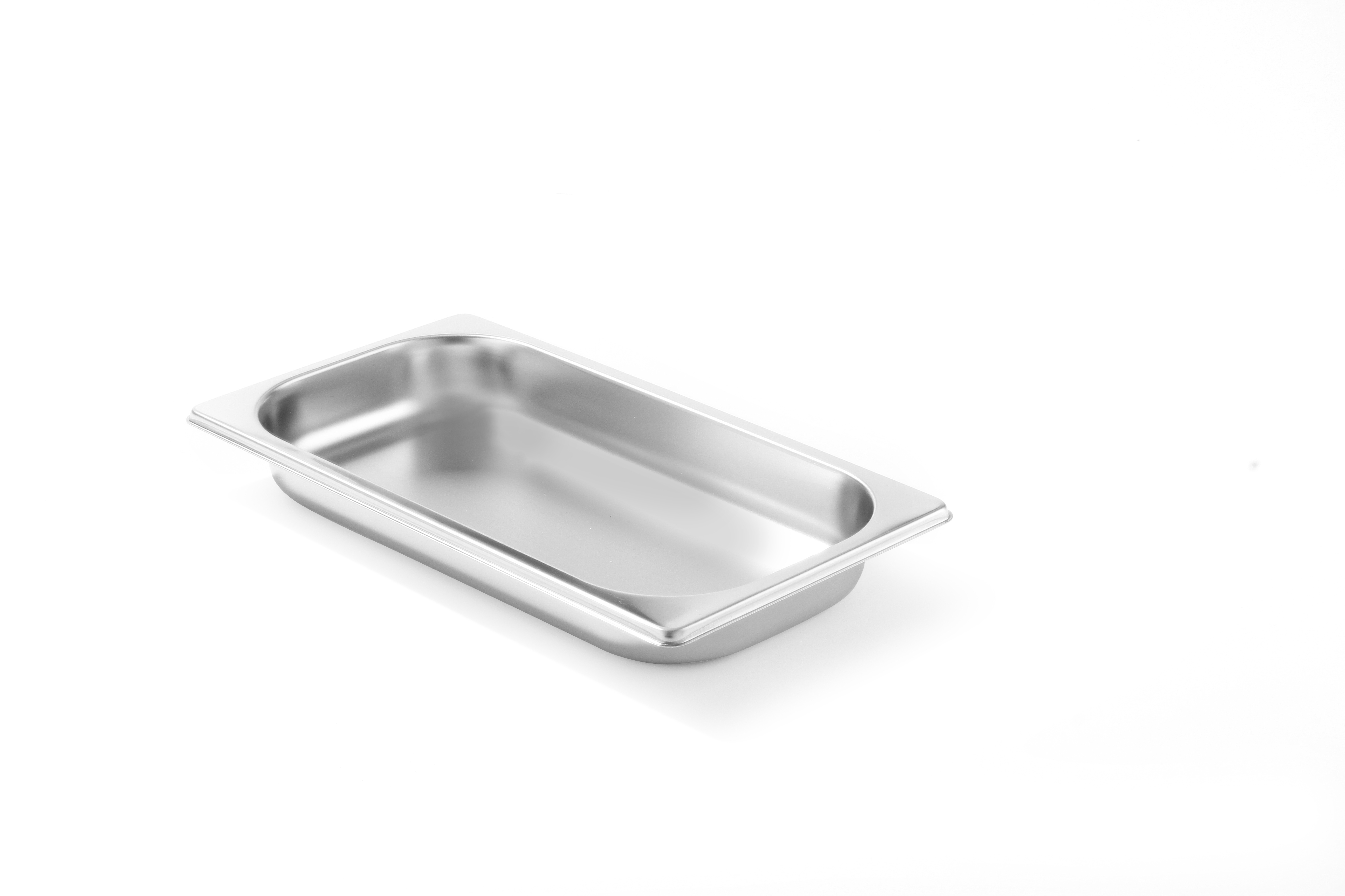 Vassoio in acciaio inox su sfondo bianco.