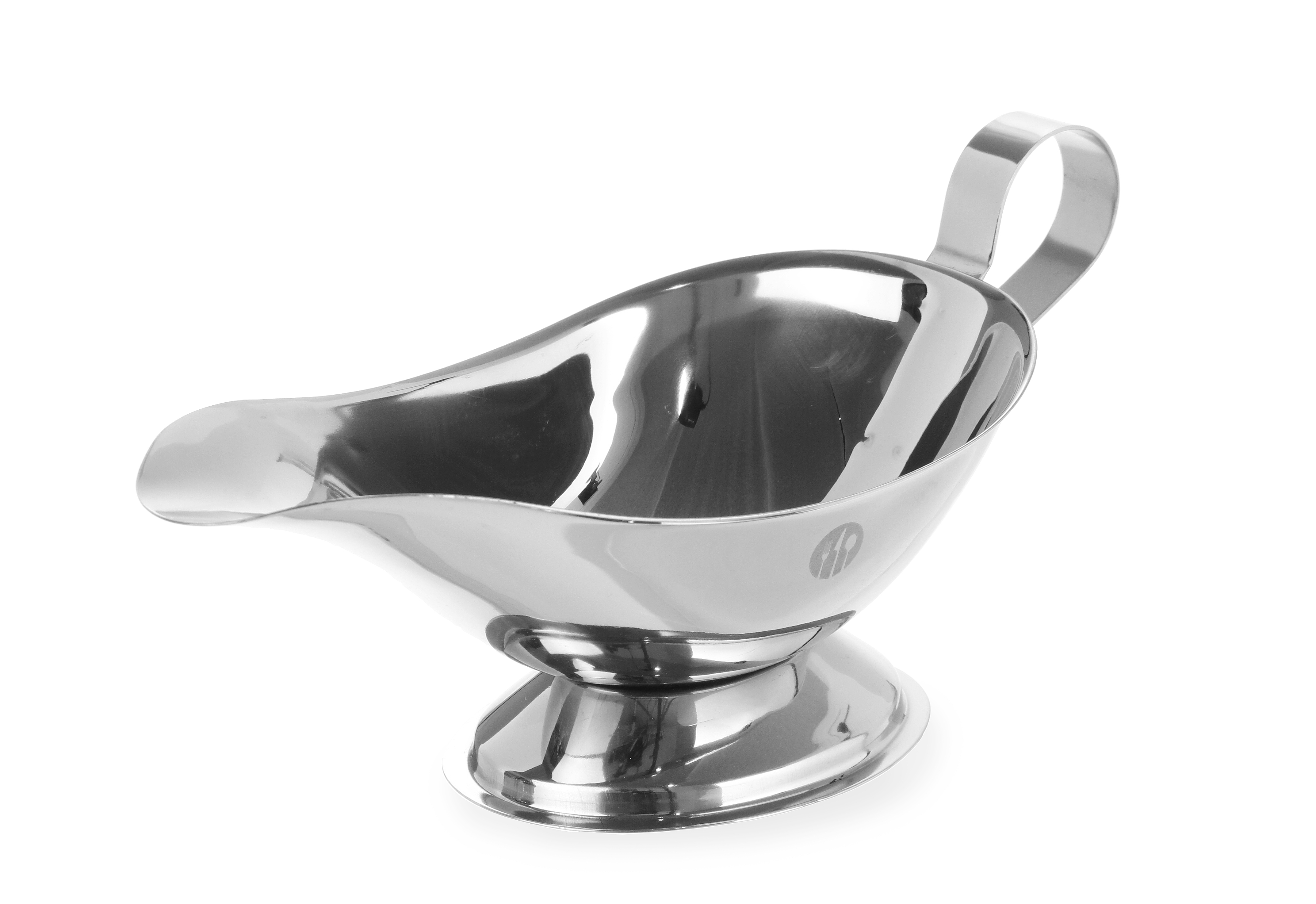 Salsiera in acciaio inox con manico. Sfondo bianco.