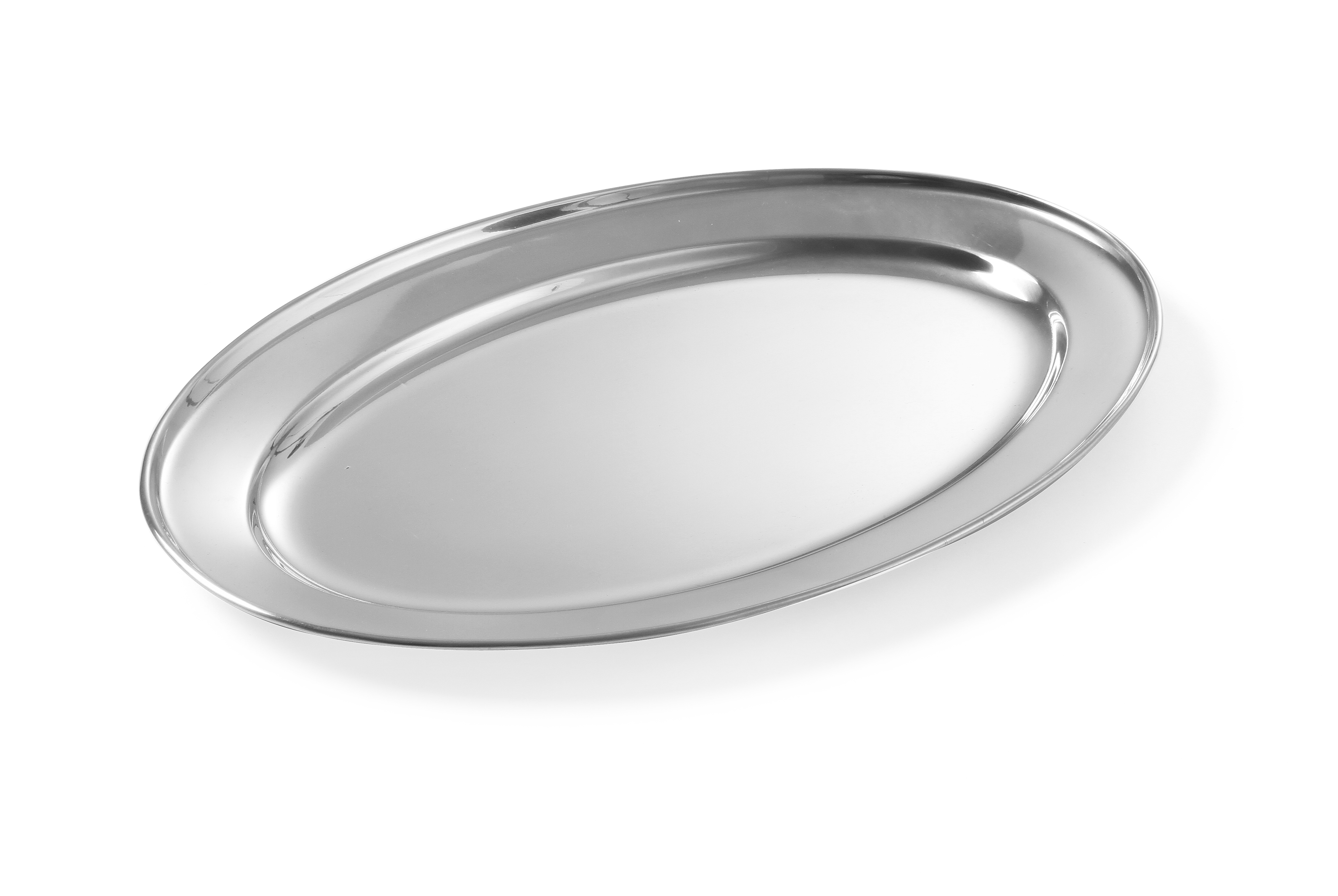 Vassoio ovale in acciaio inox su sfondo bianco.