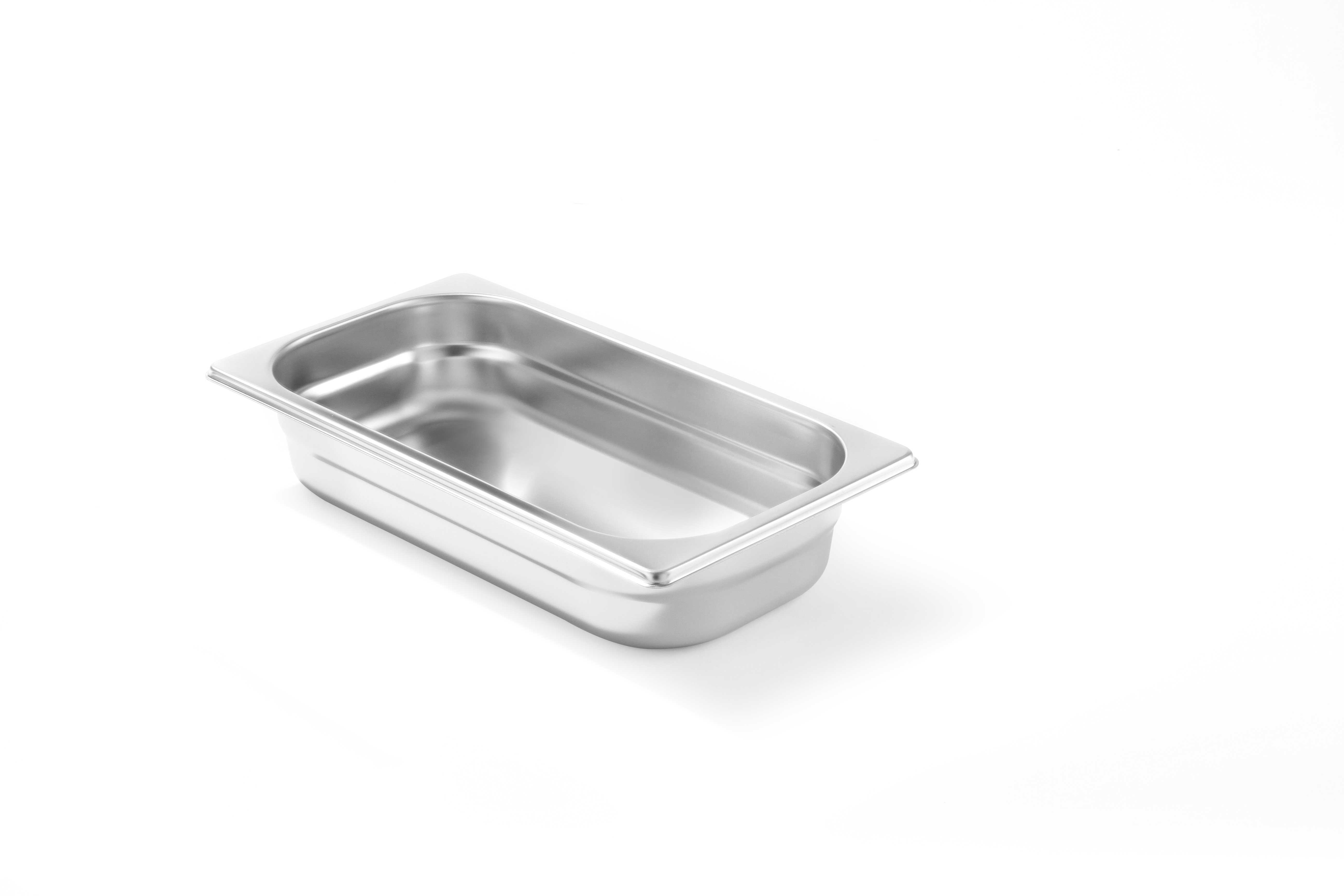 Contenitore quadrato per alimenti in acciaio inox su sfondo bianco.