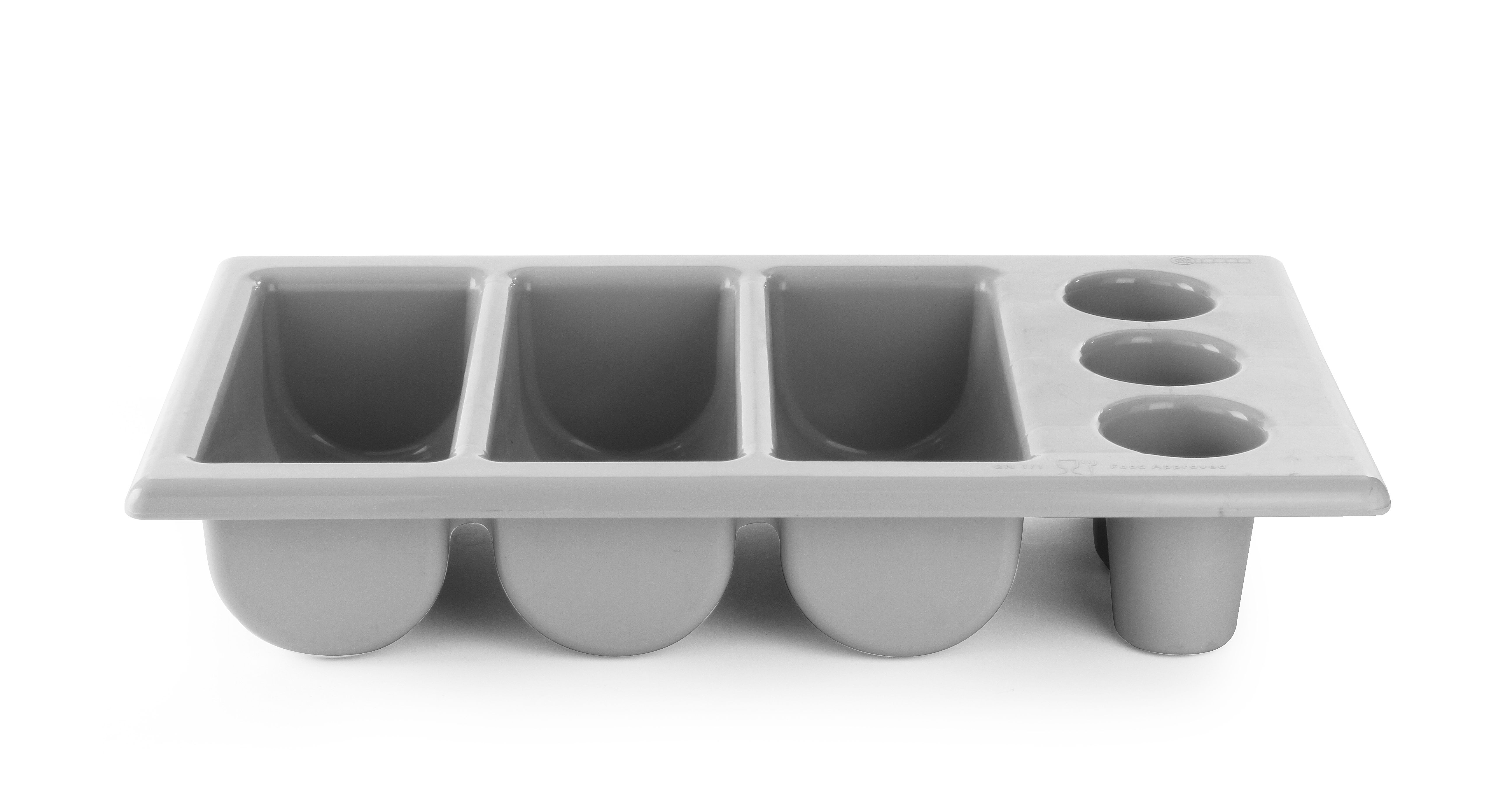 Un vassoio portaposate in plastica grigia con scomparti e portabicchieri, su bianco.