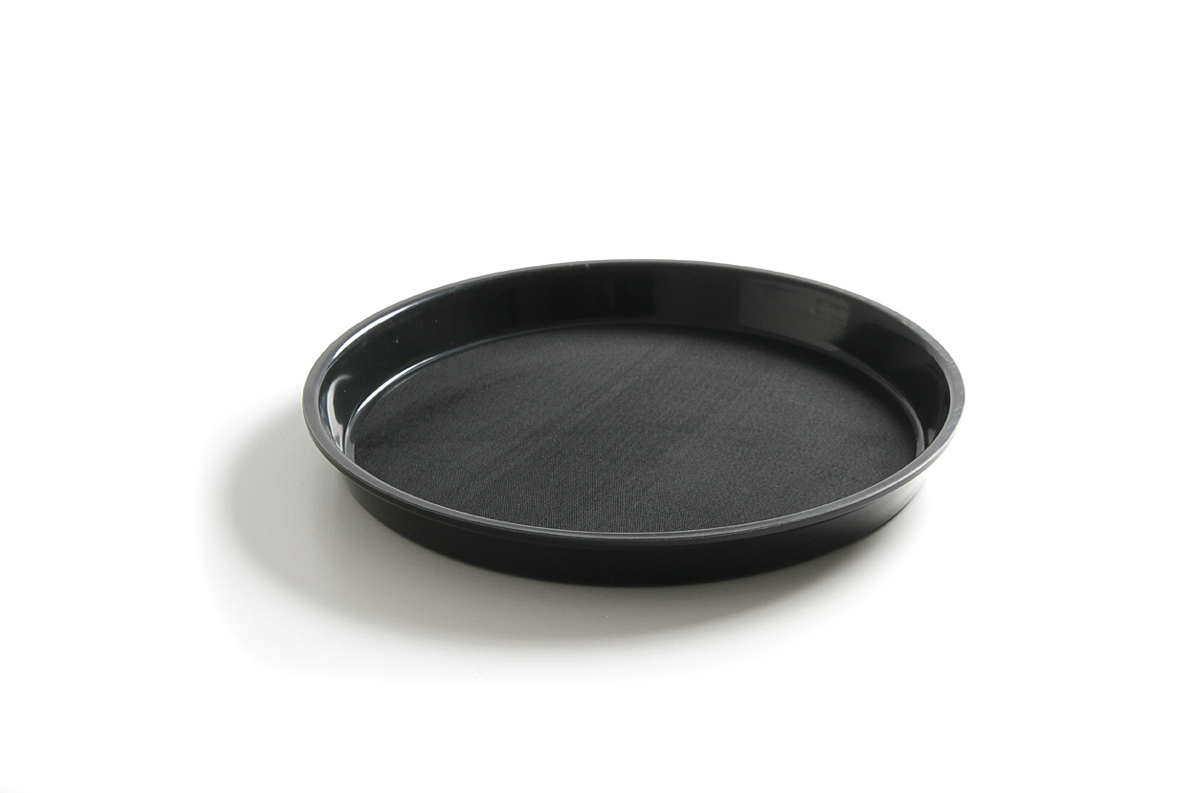 Vassoio in plastica nera con base circolare. Sfondo bianco.
