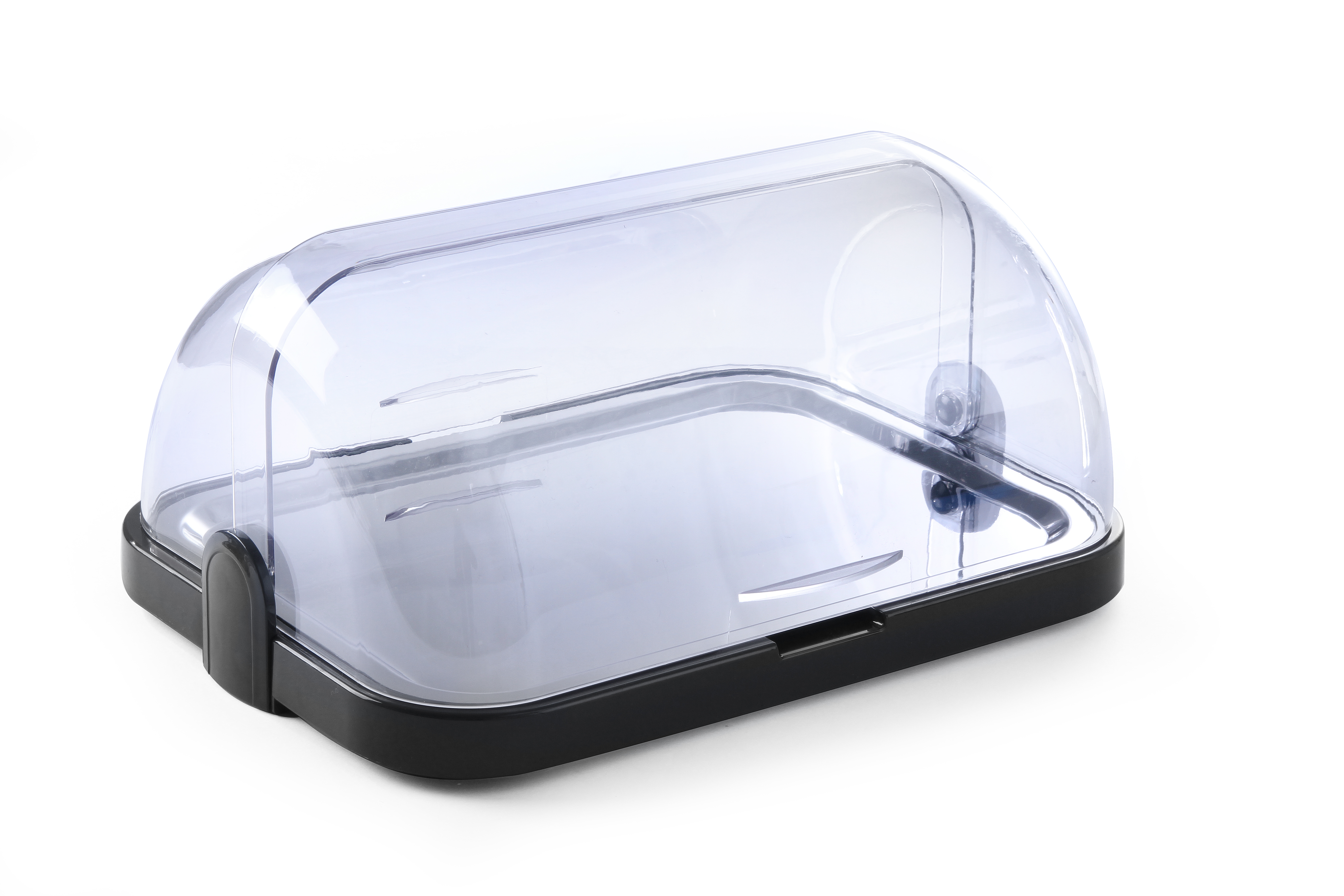 Coperchio per alimenti in plastica trasparente. Base nera, forma a cupola. Sfondo bianco.
