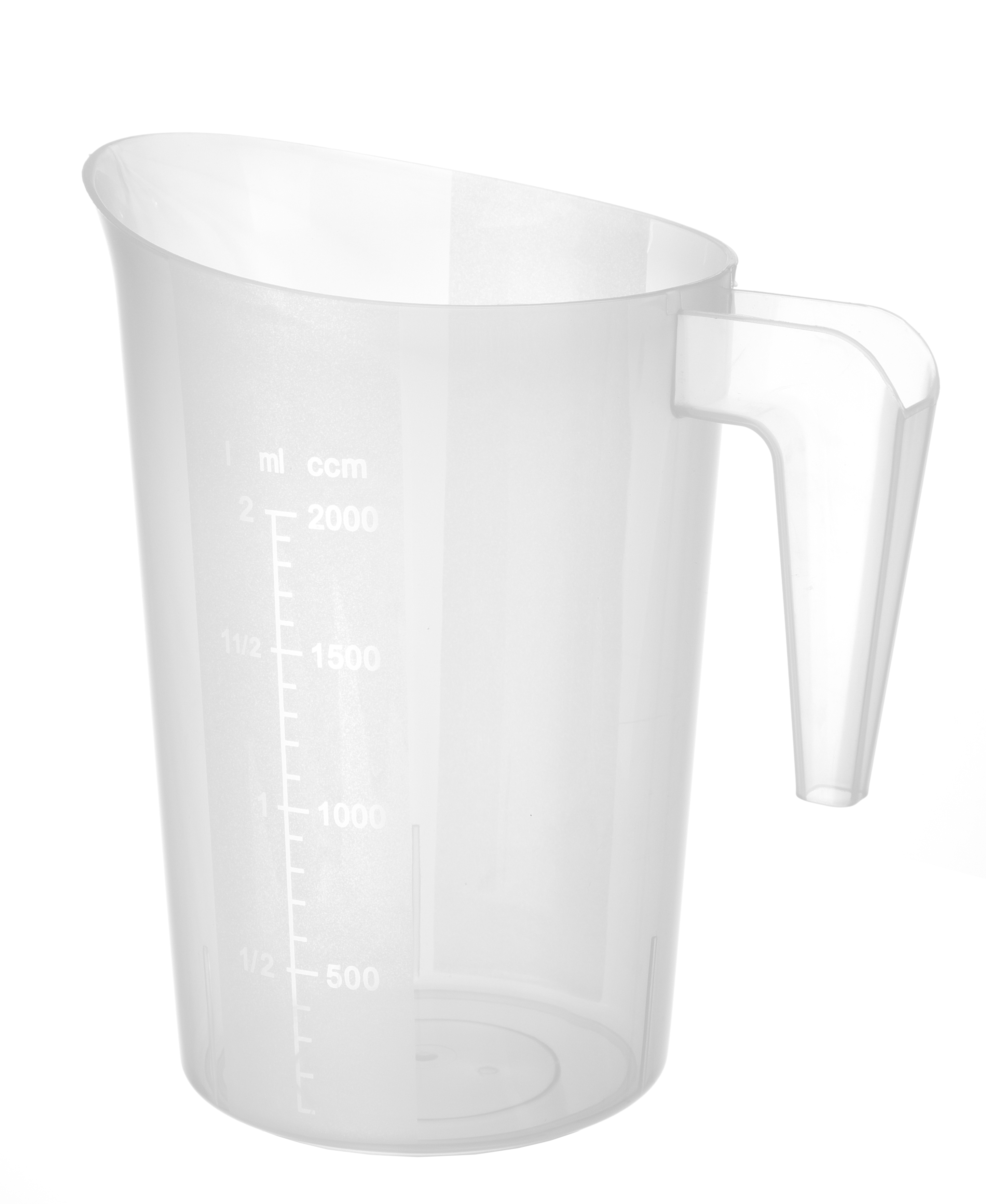 Bicchiere dosatore in plastica trasparente con manico. Il bicchiere ha segni di misurazione. Sfondo bianco.