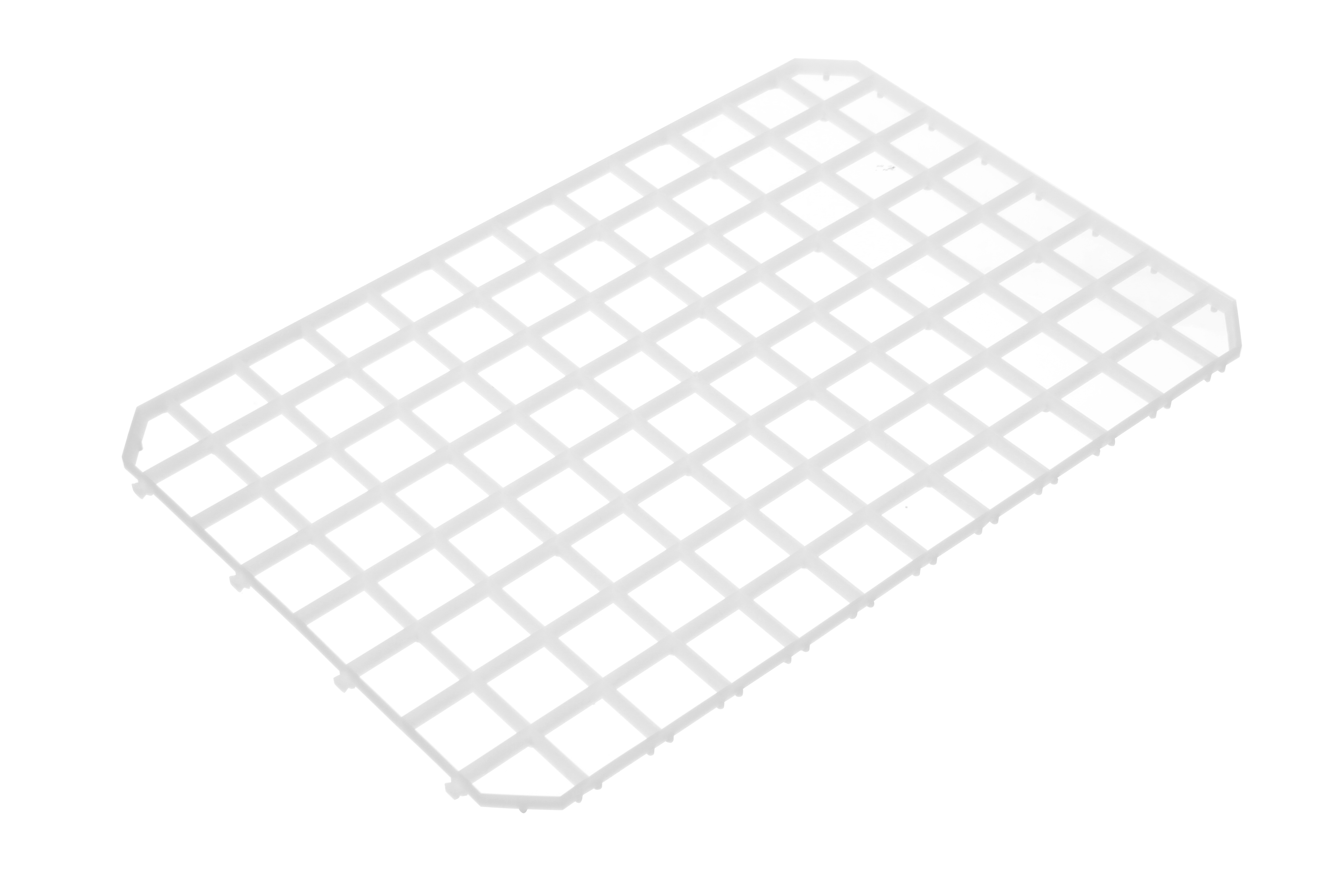 Una griglia di raffreddamento in plastica bianca, su sfondo bianco.