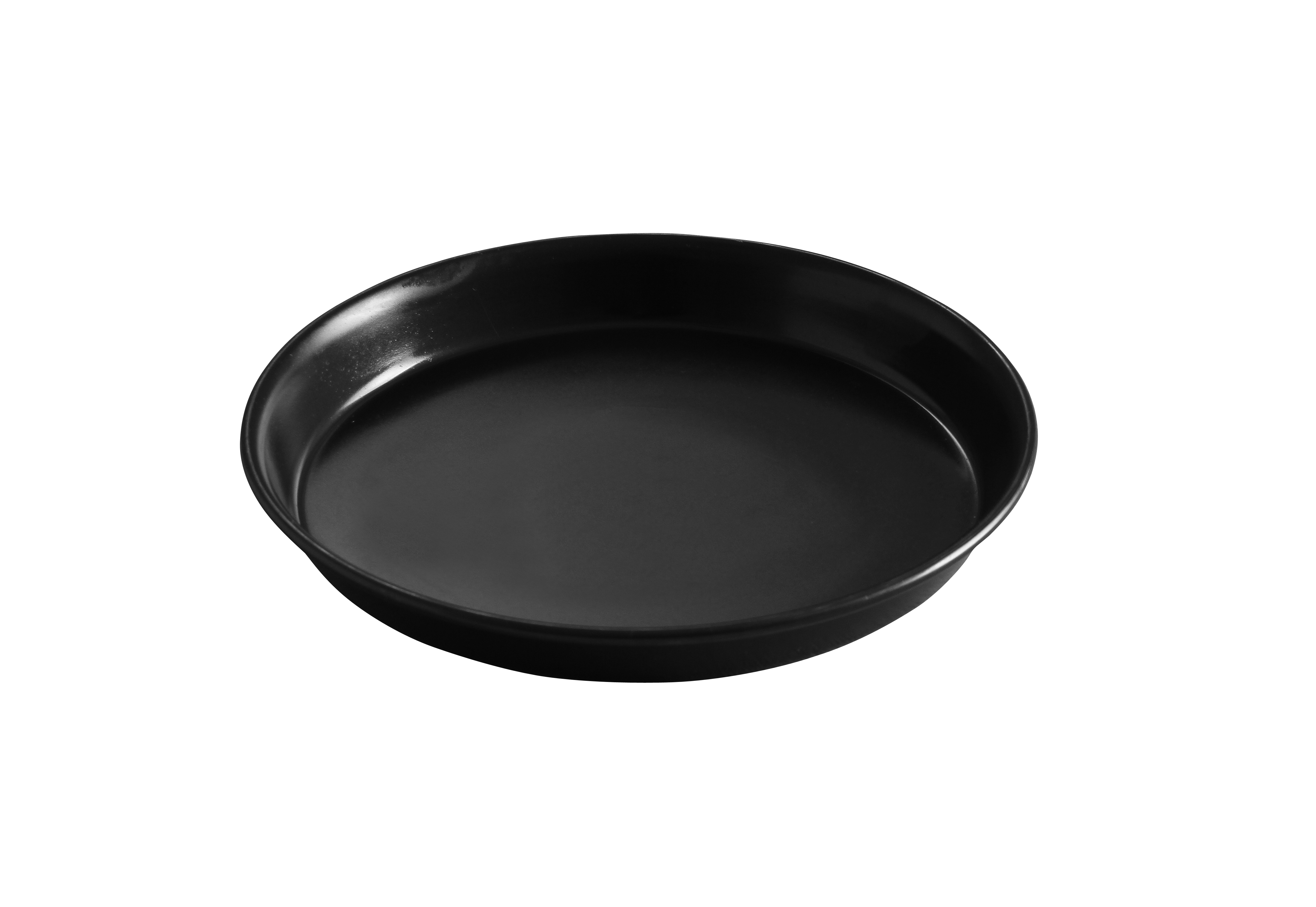 Teglia rotonda per pizza nera su una superficie bianca, con bordo leggermente rialzato.
