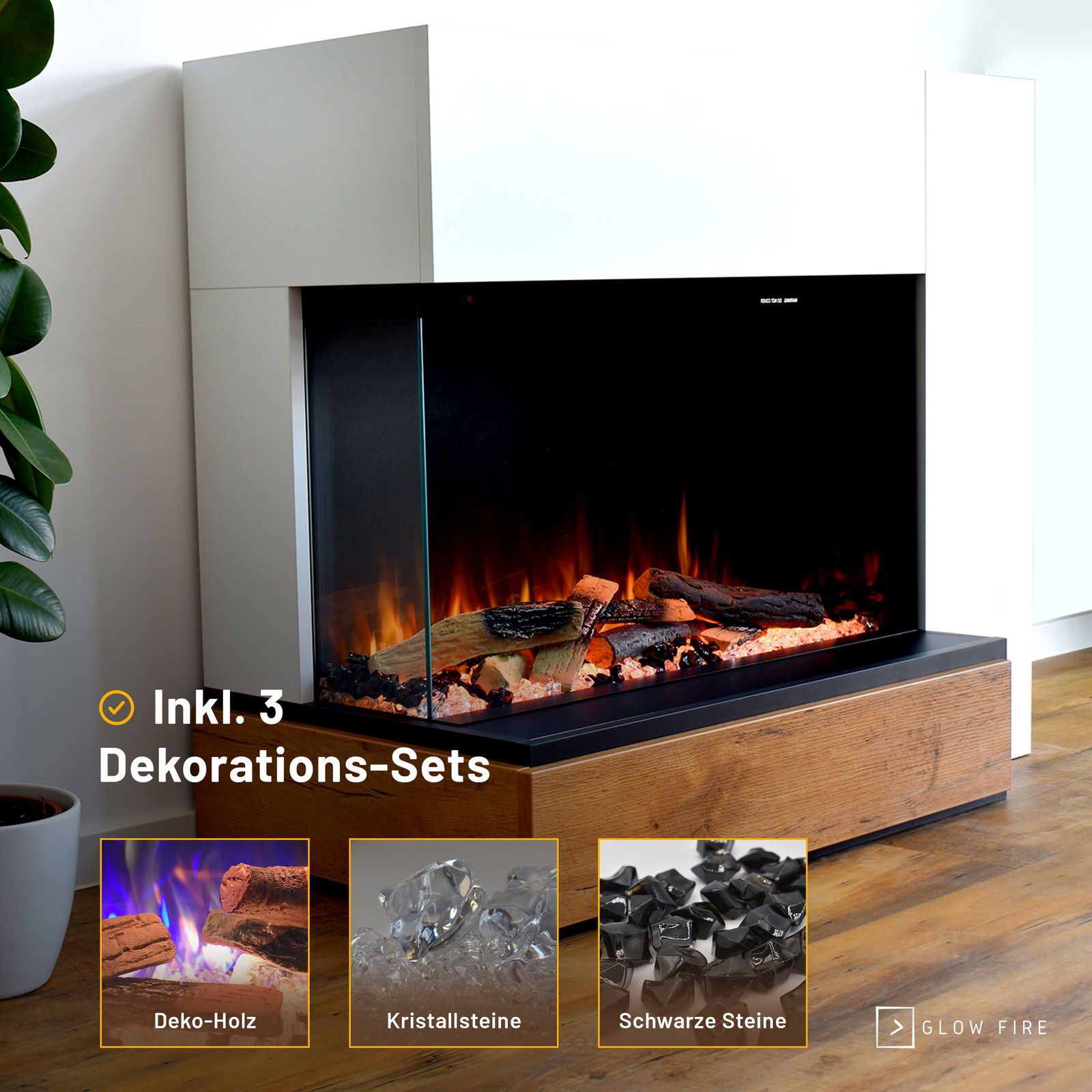 Ein weißer Kamin mit Holzsockel, leuchtenden Flammen und drei Dekosets.
