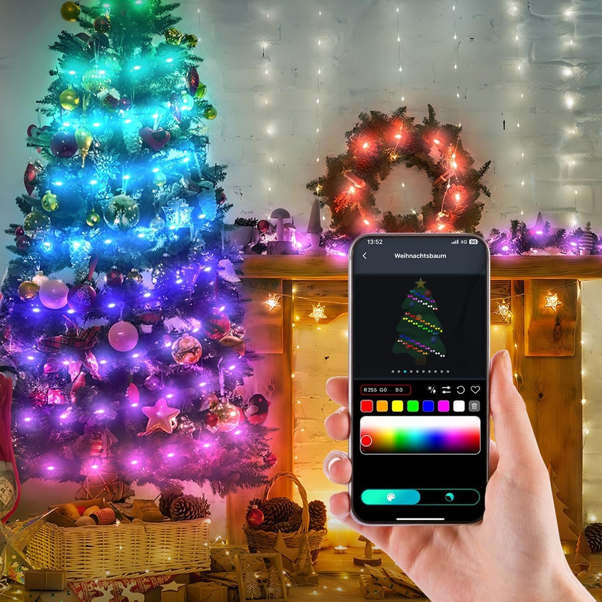 Ein Weihnachtsbaum mit bunten Lichtern, ein Telefon, das die Baumsteuerungs-App anzeigt, und ein Kranz.