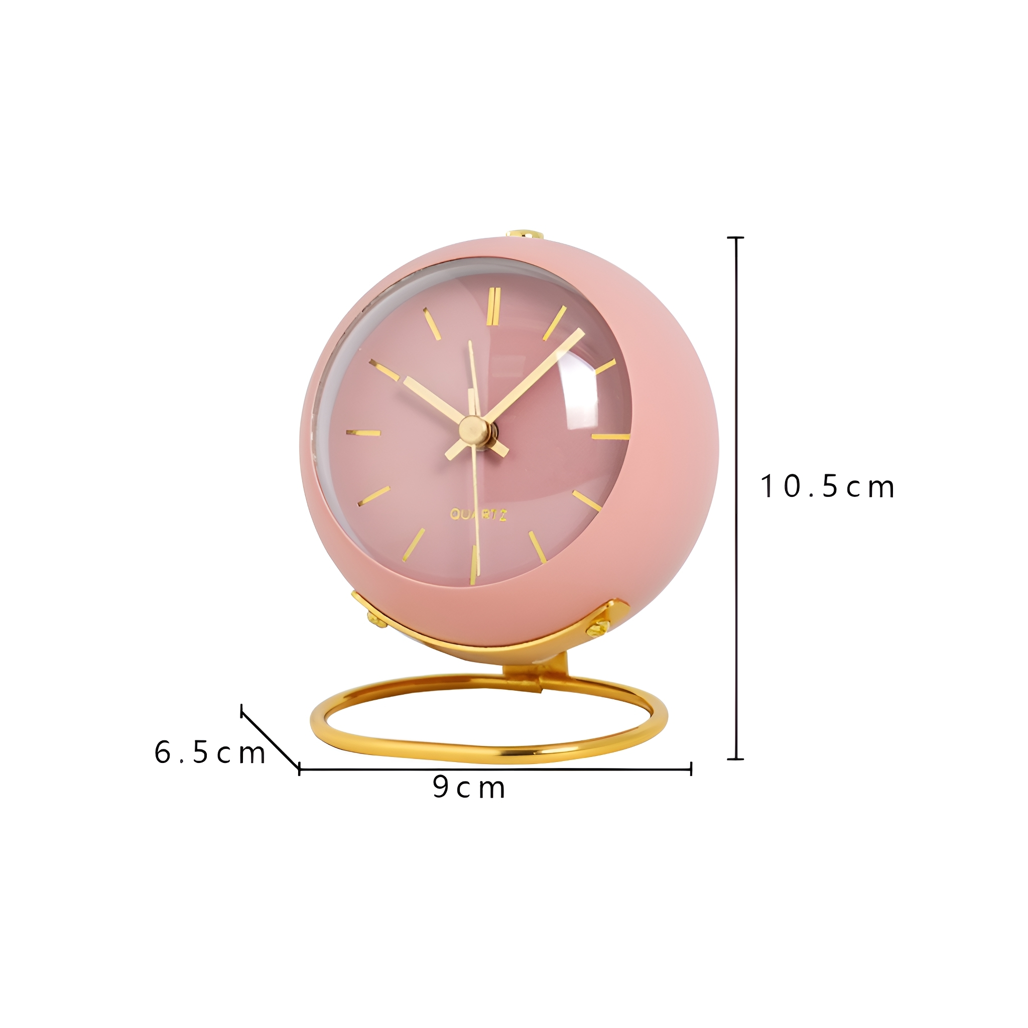 Eine rosa kugelförmige Uhr mit goldenen Details. Sie hat ein Quarzwerk und zeigt die Zeit an.