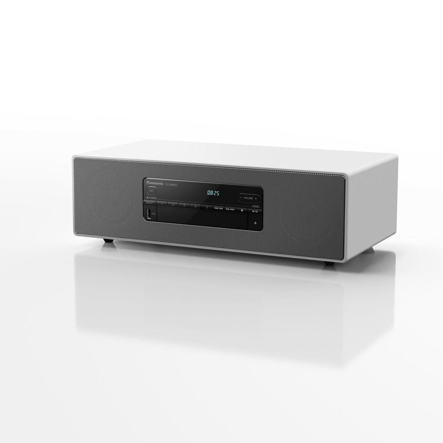 Un impianto stereo bianco e grigio. Visualizza l'ora e ha dei pulsanti.