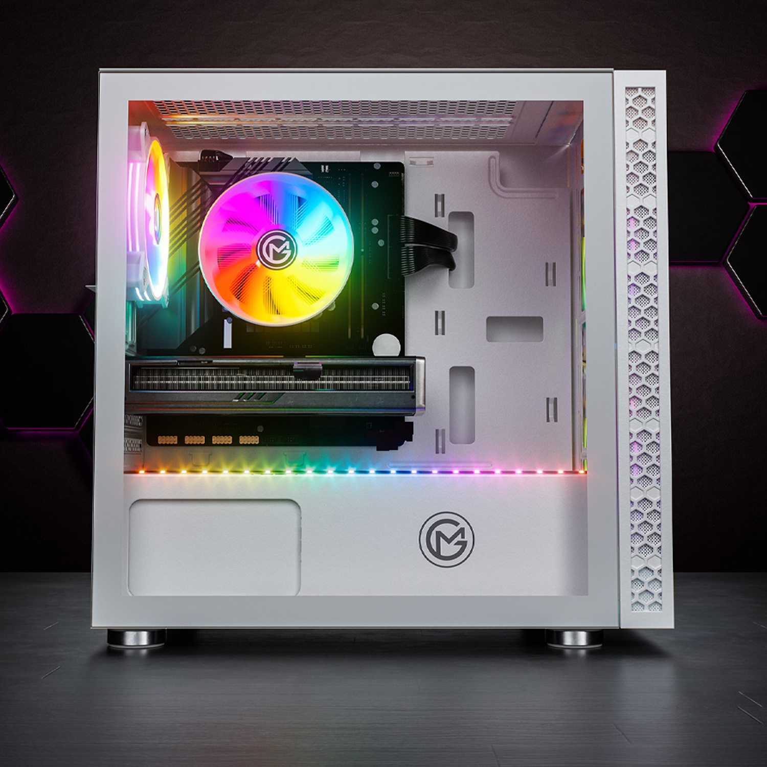 Ein weißes Computergehäuse mit einer transparenten Seitenwand, mit bunten Lichtern im Inneren.