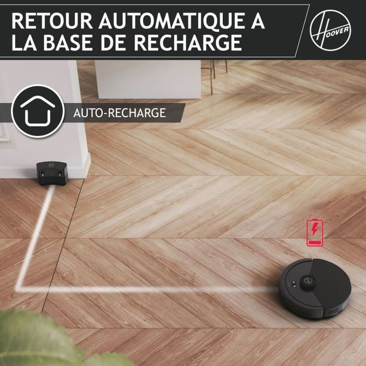 Ein schwarzer Roboter-Staubsauger, der auf einem Holzboden an seiner Basis lädt.