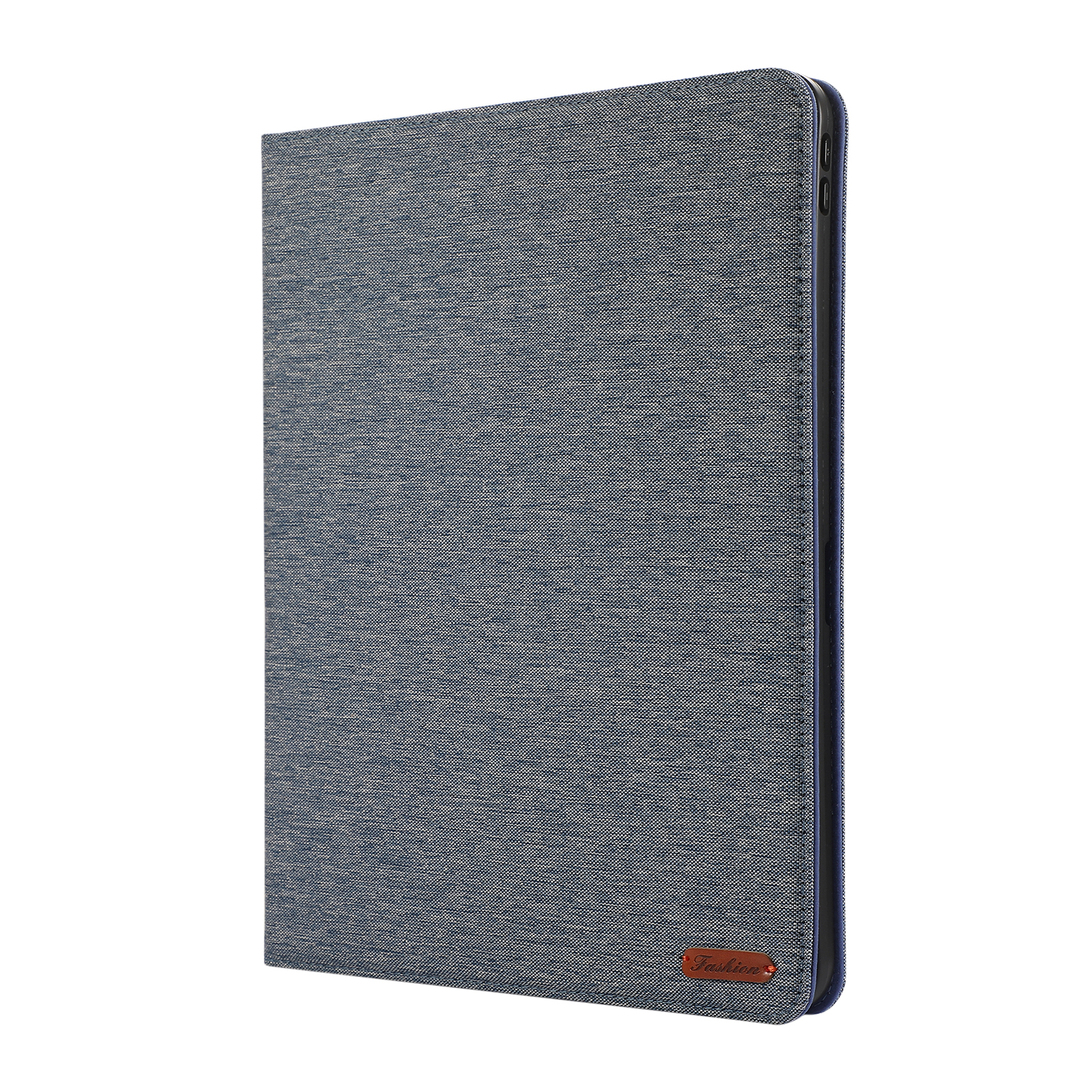 Eine geschlossene Tablet-Hülle mit Jeans-Textur und einem braunen lederartigen Etikett unten.