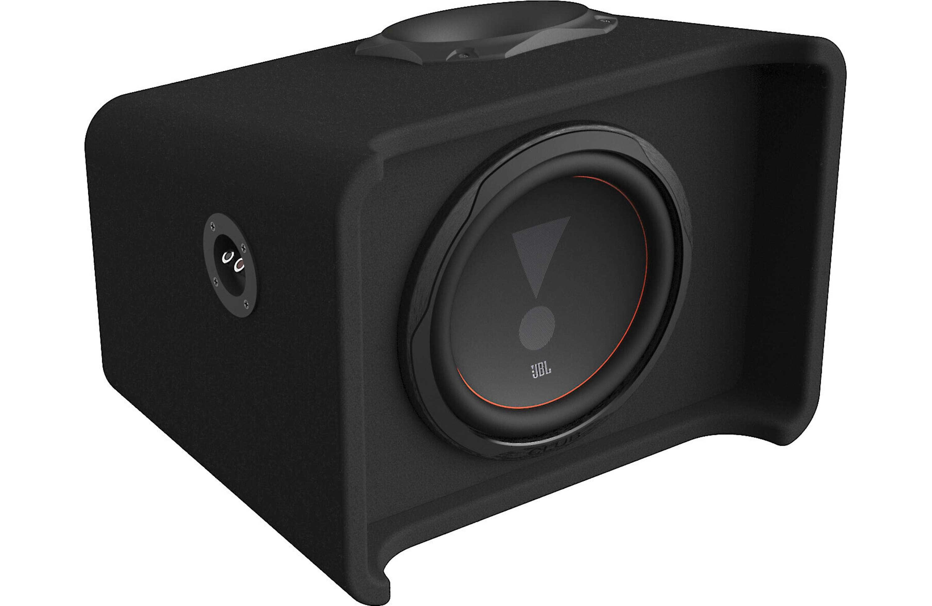 Schwarzer JBL-Subwoofer mit rotem Akzentring um den Lautsprecher, auf weißem Hintergrund.
