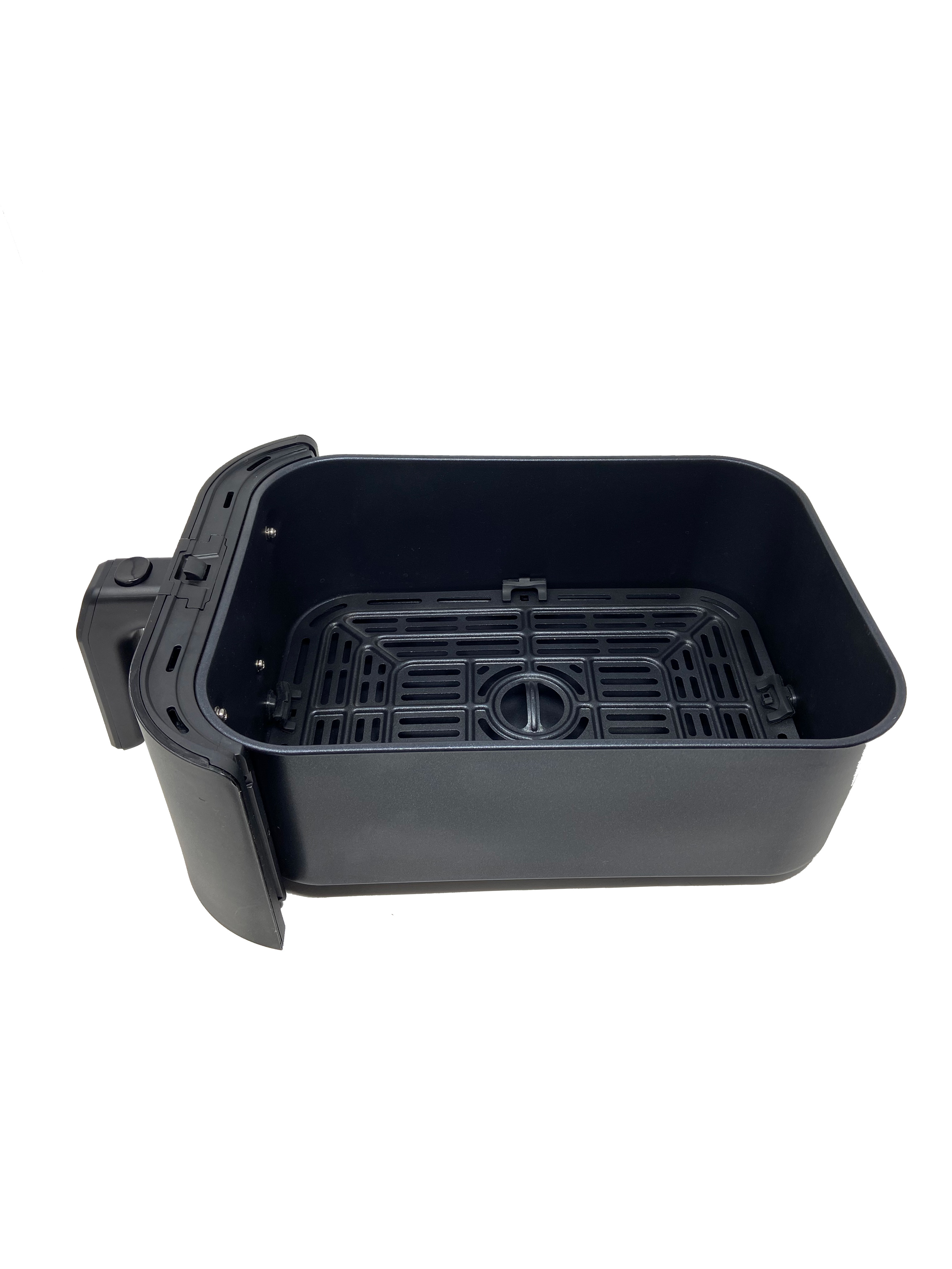 Czarny kosz do frytownicy beztłuszczowej, z kwadratowym wzorem kratki wewnątrz.