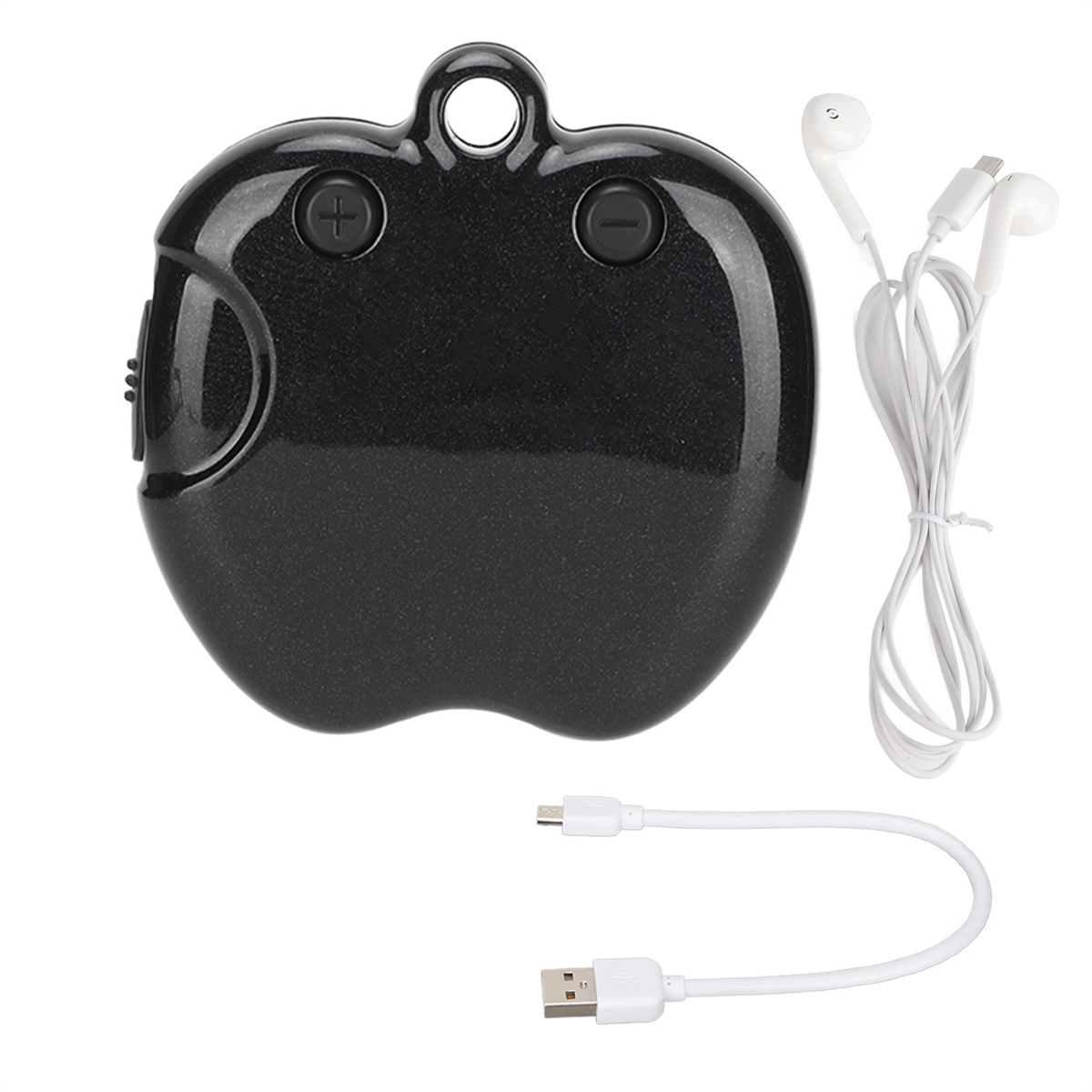 Ein schwarzes, apfelförmiges Gerät mit Knöpfen und Schlaufe, neben weißen Ohrhörern und einem USB-Kabel.