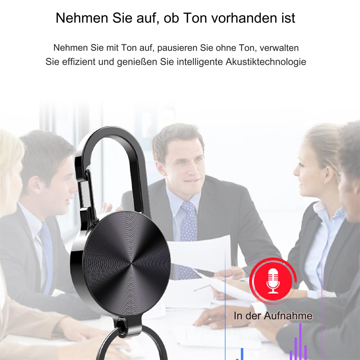 Ein schwarzes Mikrofon mit Clip und Text: In der Aufnahme. Menschen reden.