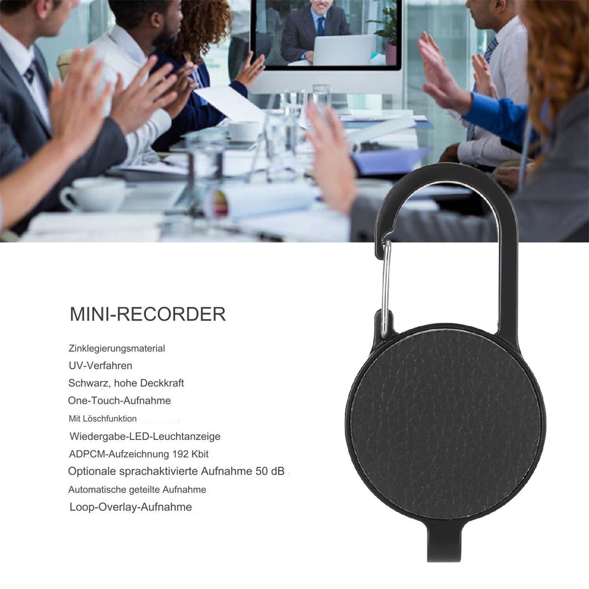 Schwarzer Mini-Recorder mit silbernem Karabiner und Text. Menschen klatschen im Hintergrund.