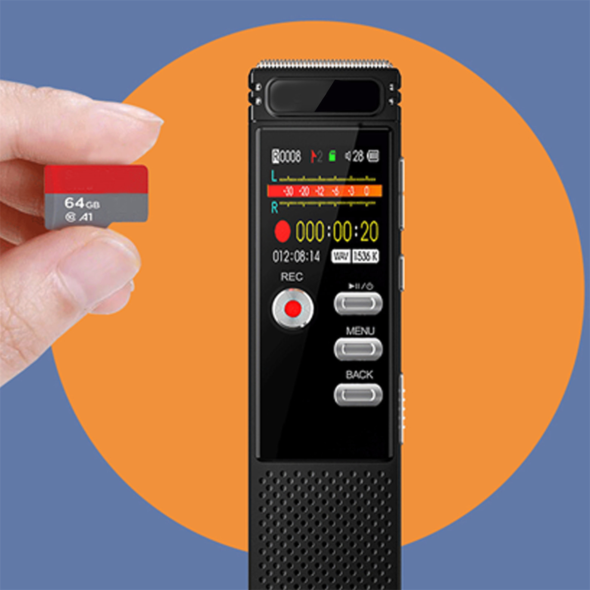 Hand, die eine SD-Karte neben einem schwarzen Audiorekorder mit orangefarbenem Hintergrund hält.
