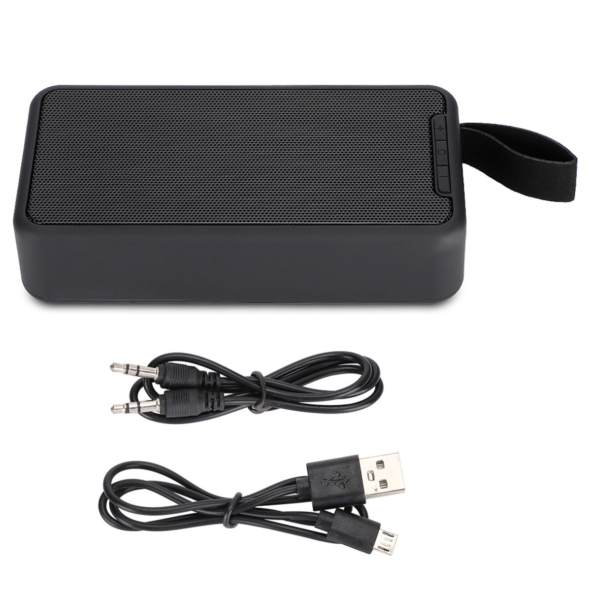 Schwarzer rechteckiger Lautsprecher mit schwarzem Mesh-Oberteil. Zwei Audiokabel und ein USB-Kabel darunter.