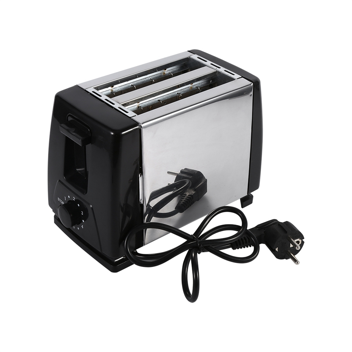 Ein schwarzer und silberner Toaster mit Netzkabel und Stecker. Der Toaster steht auf weißem Hintergrund.