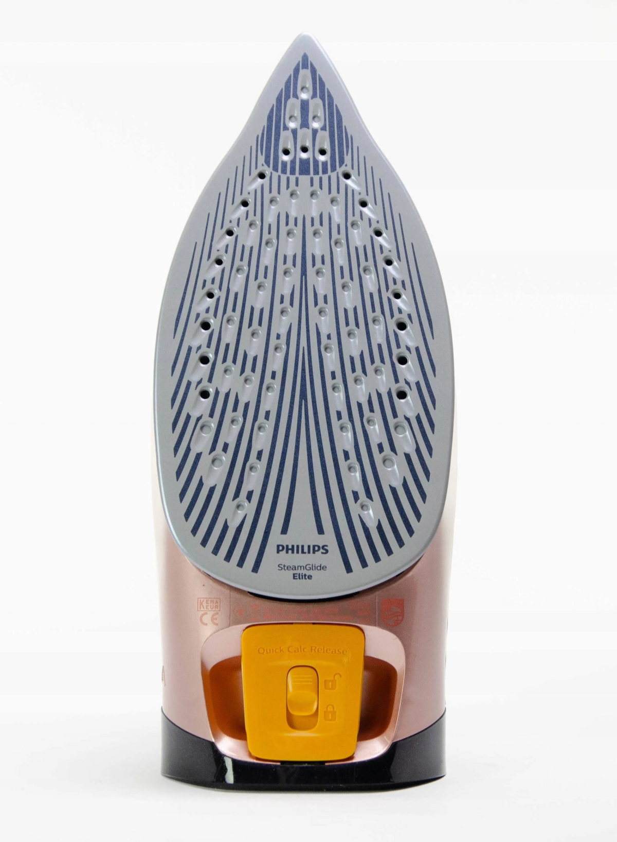 Bügeleisenbasis mit grauer Sohle und gelbem Knopf. Das Bügeleisen ist roségold und schwarz.