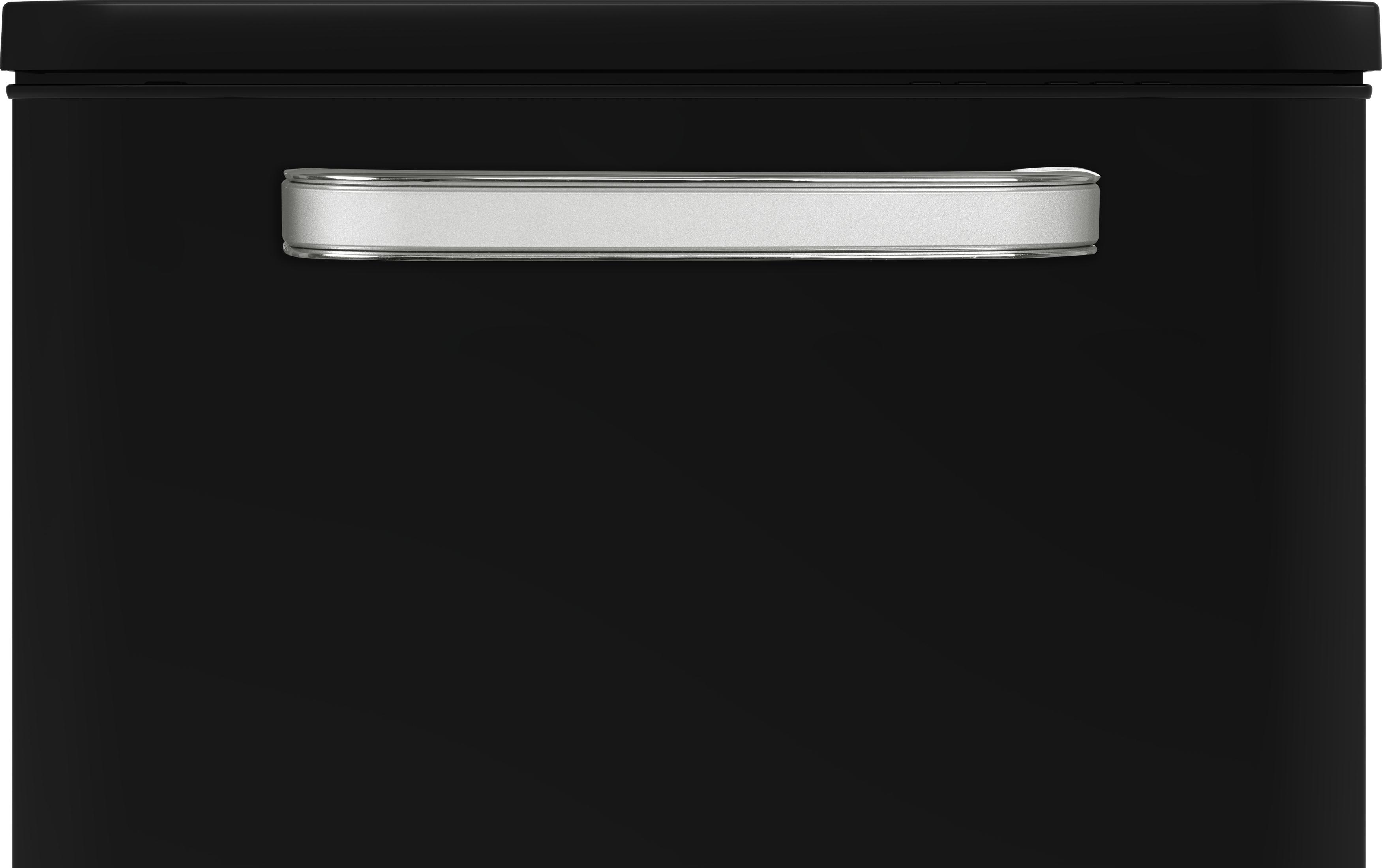 Schwarze Schublade mit silbernem Griff. Einfaches, modernes Design, weißer Hintergrund.