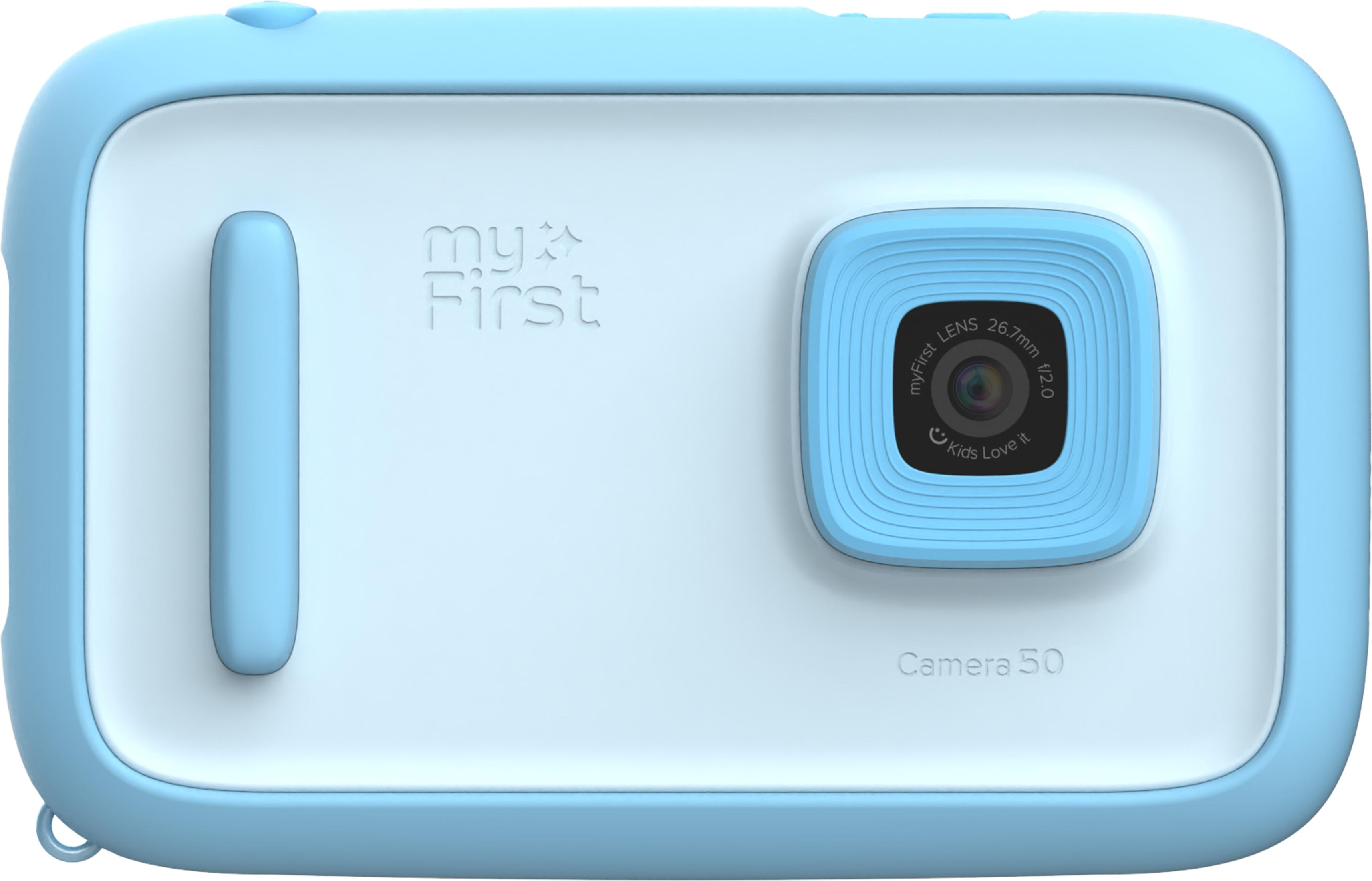 Nahaufnahme einer blau-weißen Kinderkamera mit den Worten 'myFirst' und 'Camera 50'.
