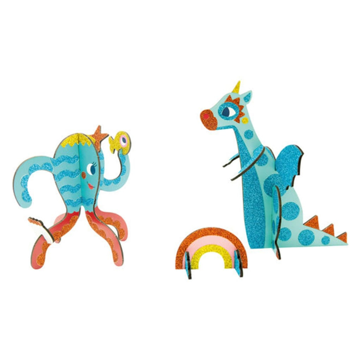 Bunte Pappaufsteller eines Oktopus, eines Drachen und eines Regenbogens.