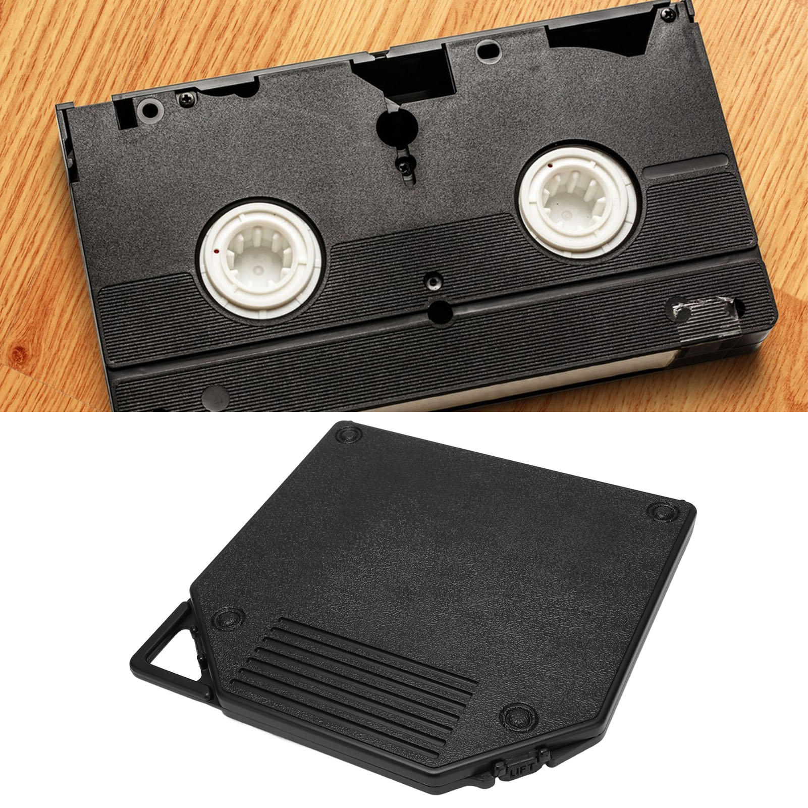 Schwarzes VHS-Band und seine Hülle. Das Band ist offen und zeigt die Spulen.
