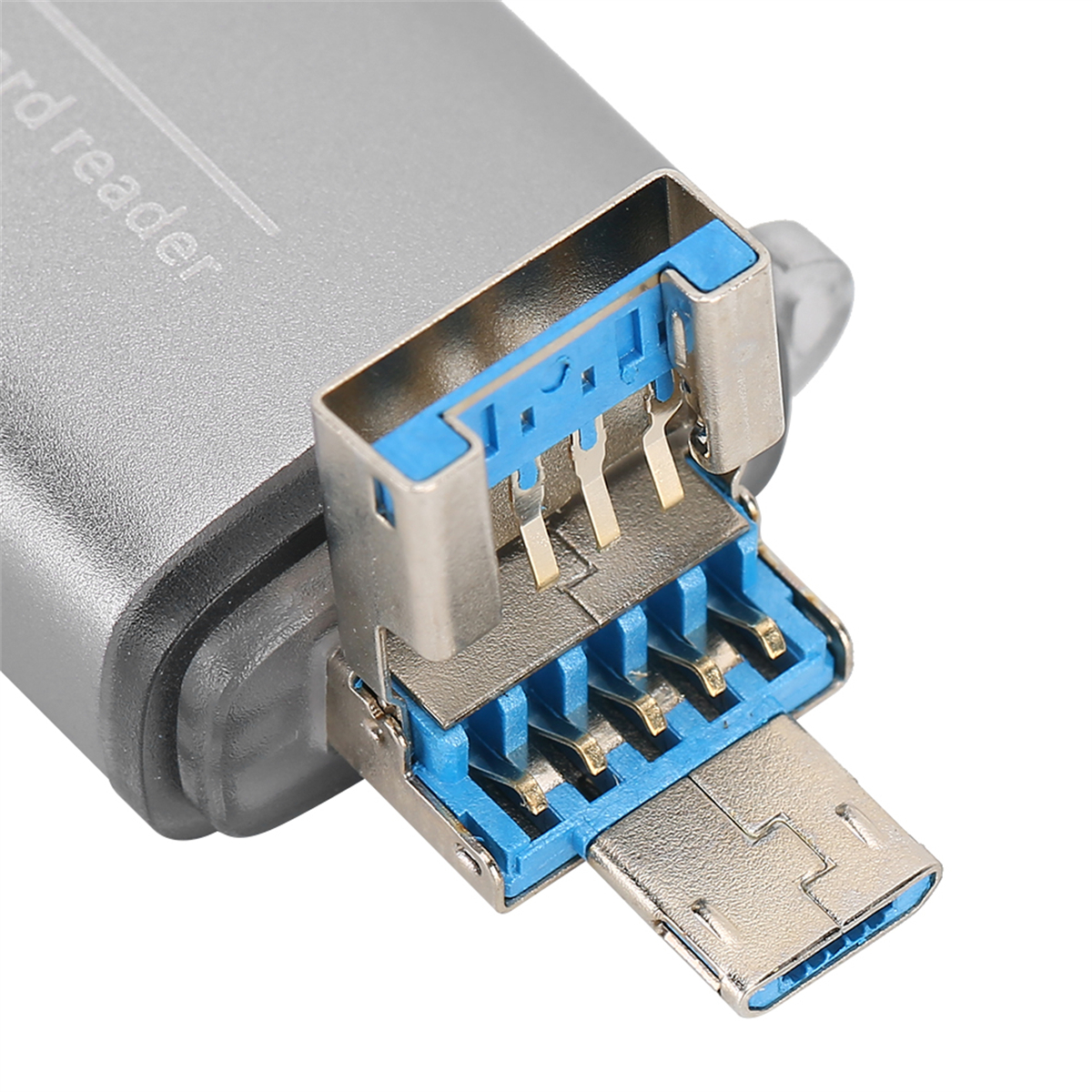Silberner USB-Kartenleser mit blauen und silbernen Anschlüssen. Die Anschlüsse sind freigelegt.