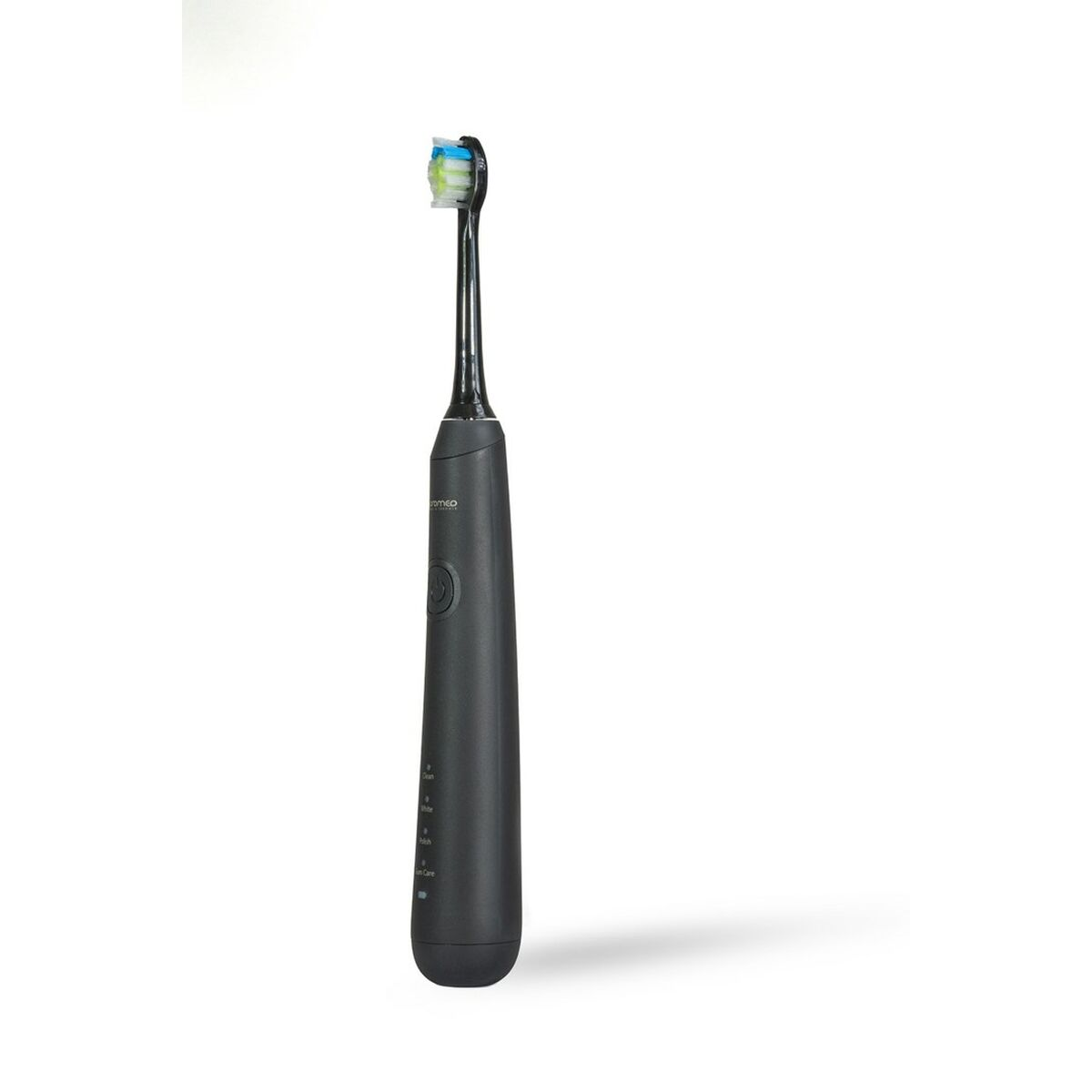 Eine schwarze elektrische Zahnbürste vor weißem Hintergrund. Der Bürstenkopf hat blaue, grüne und weiße Borsten.
