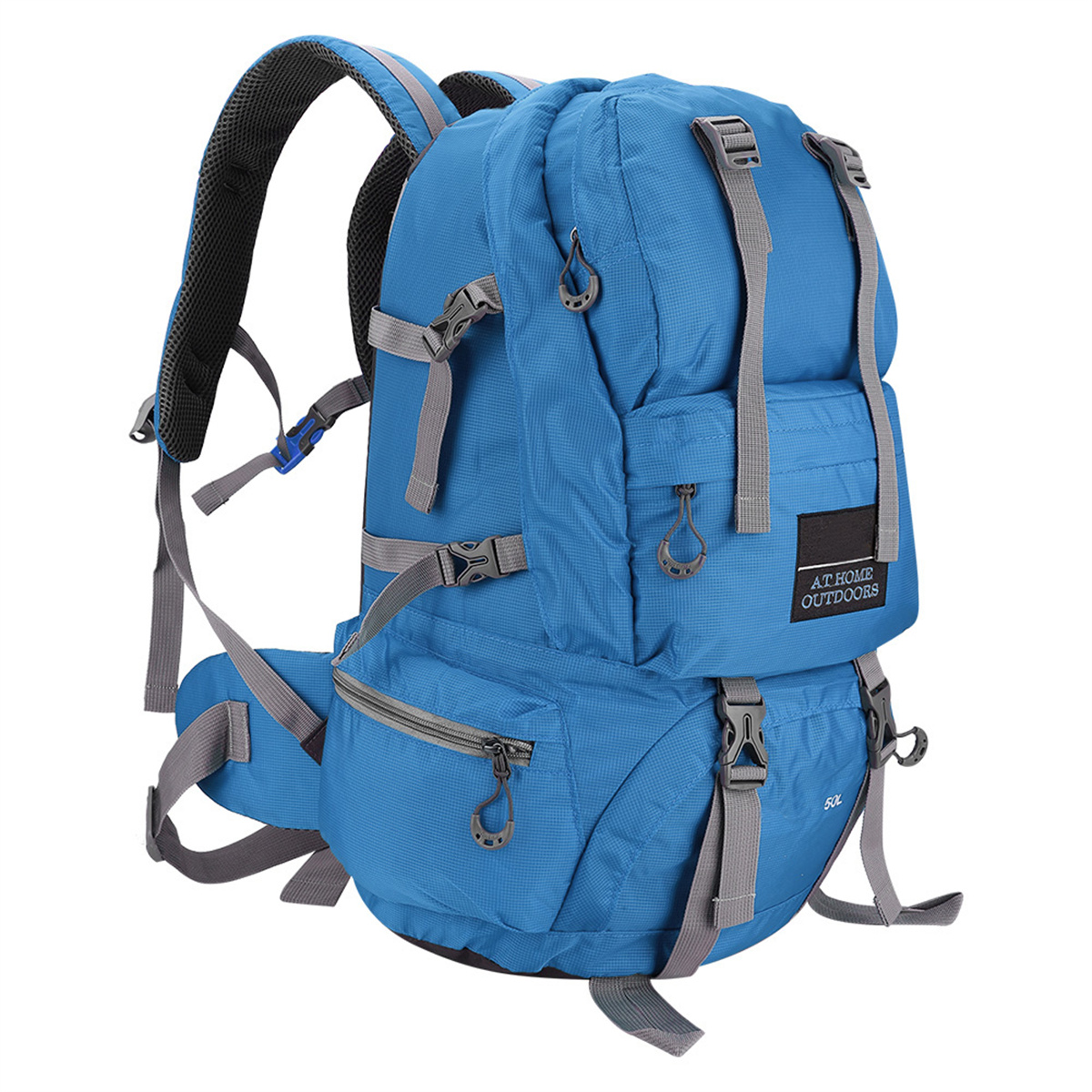Blauer Wanderrucksack mit mehreren Fächern und Gurten. Der Hintergrund ist weiß.