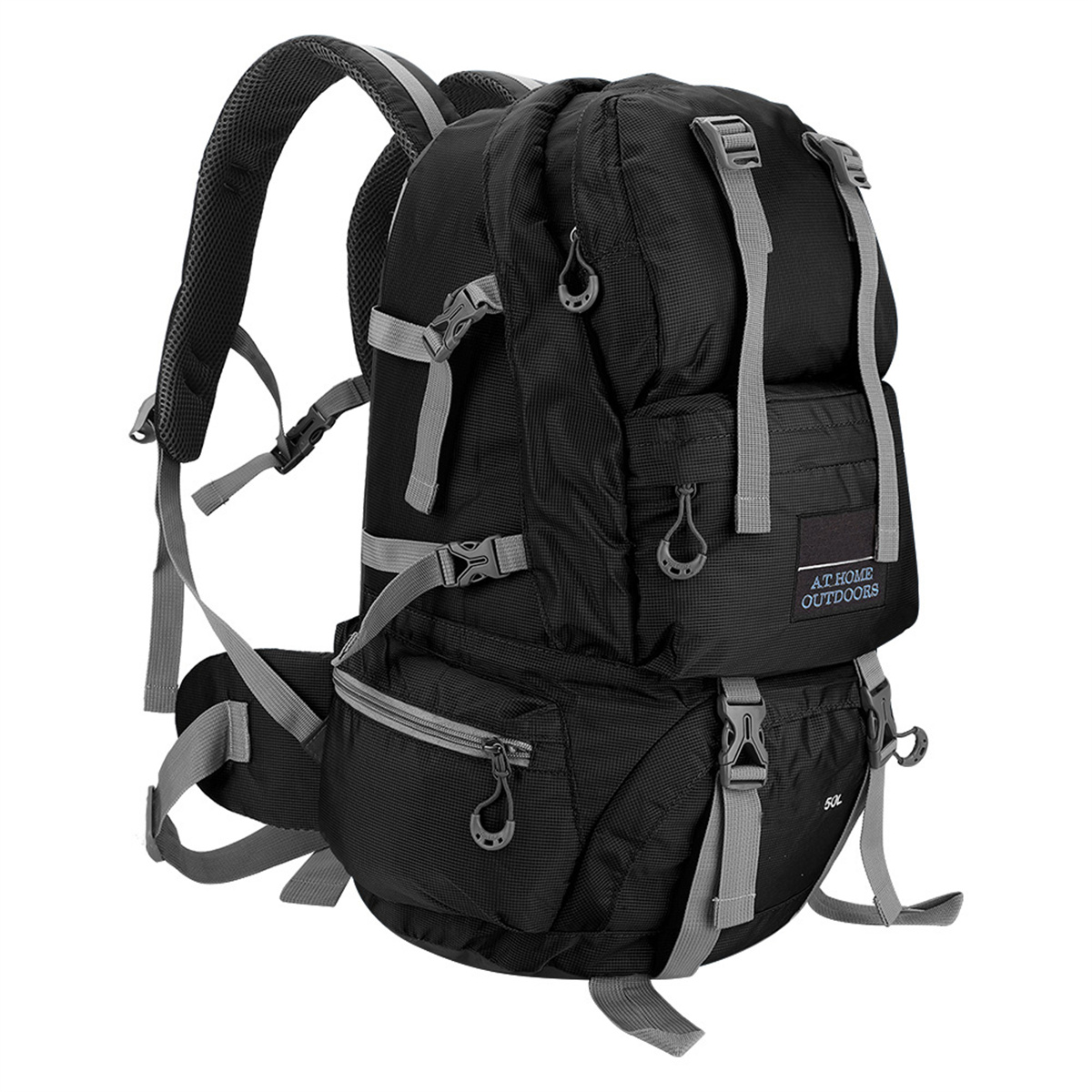 Schwarzer Rucksack mit grauen Riemen, mehreren Taschen und dem Text 'AT HOME OUTDOORS'.