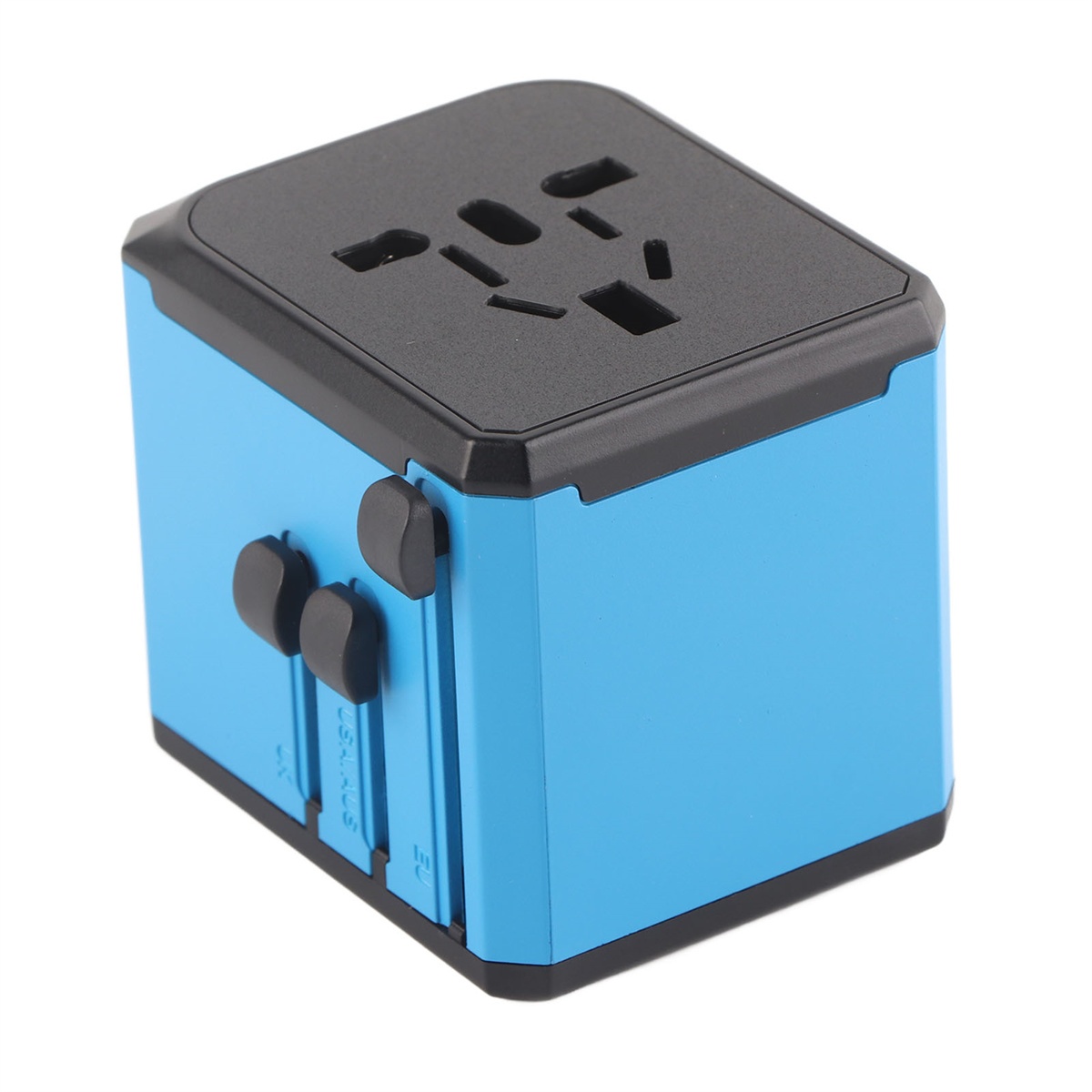 Ein blau-schwarzer würfelförmiger Adapter mit mehreren Steckertypen und Knöpfen. Der Adapter ist kompakt.