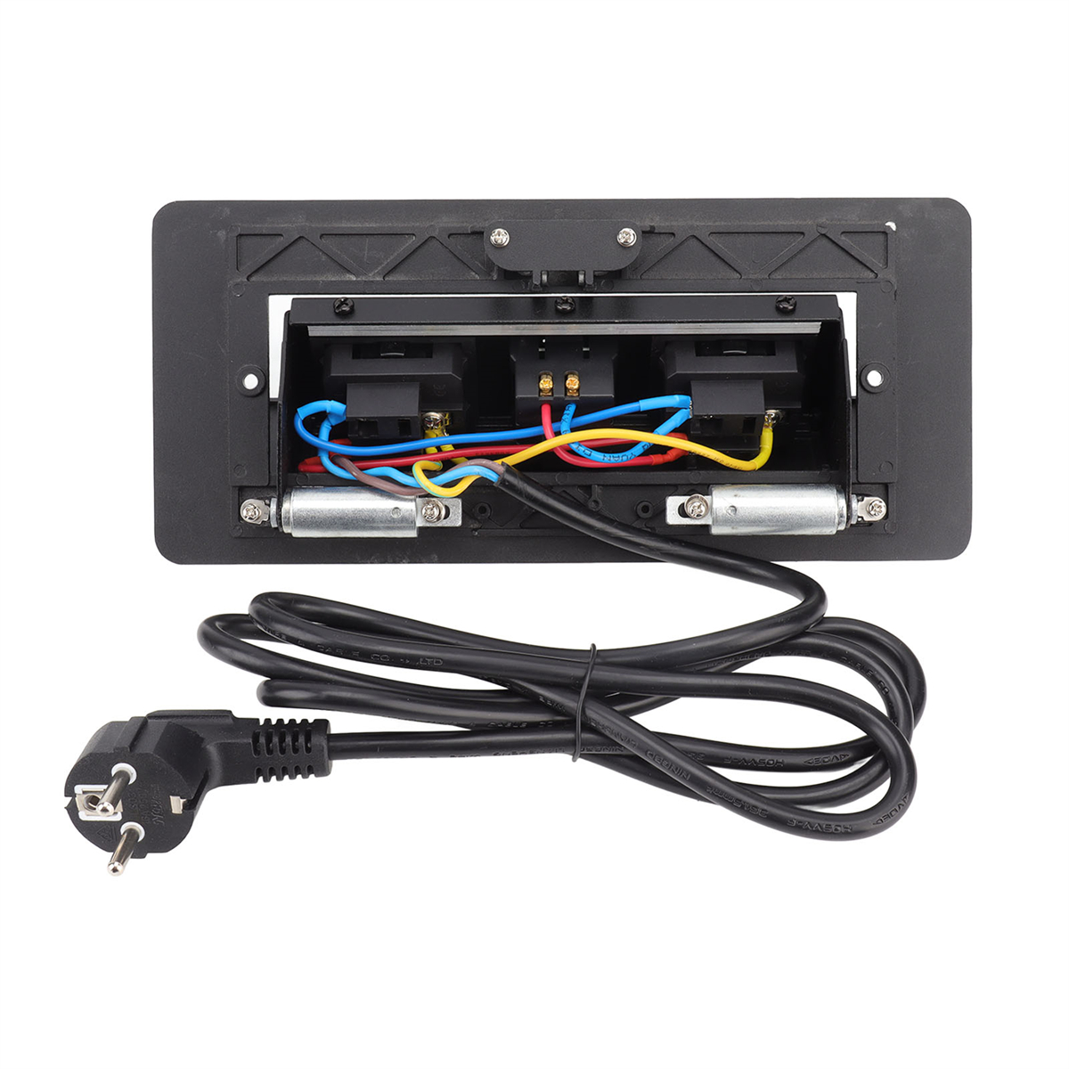 Schwarzes Steckdosenfeld mit Kabeln, Stecker und Netzkabel.