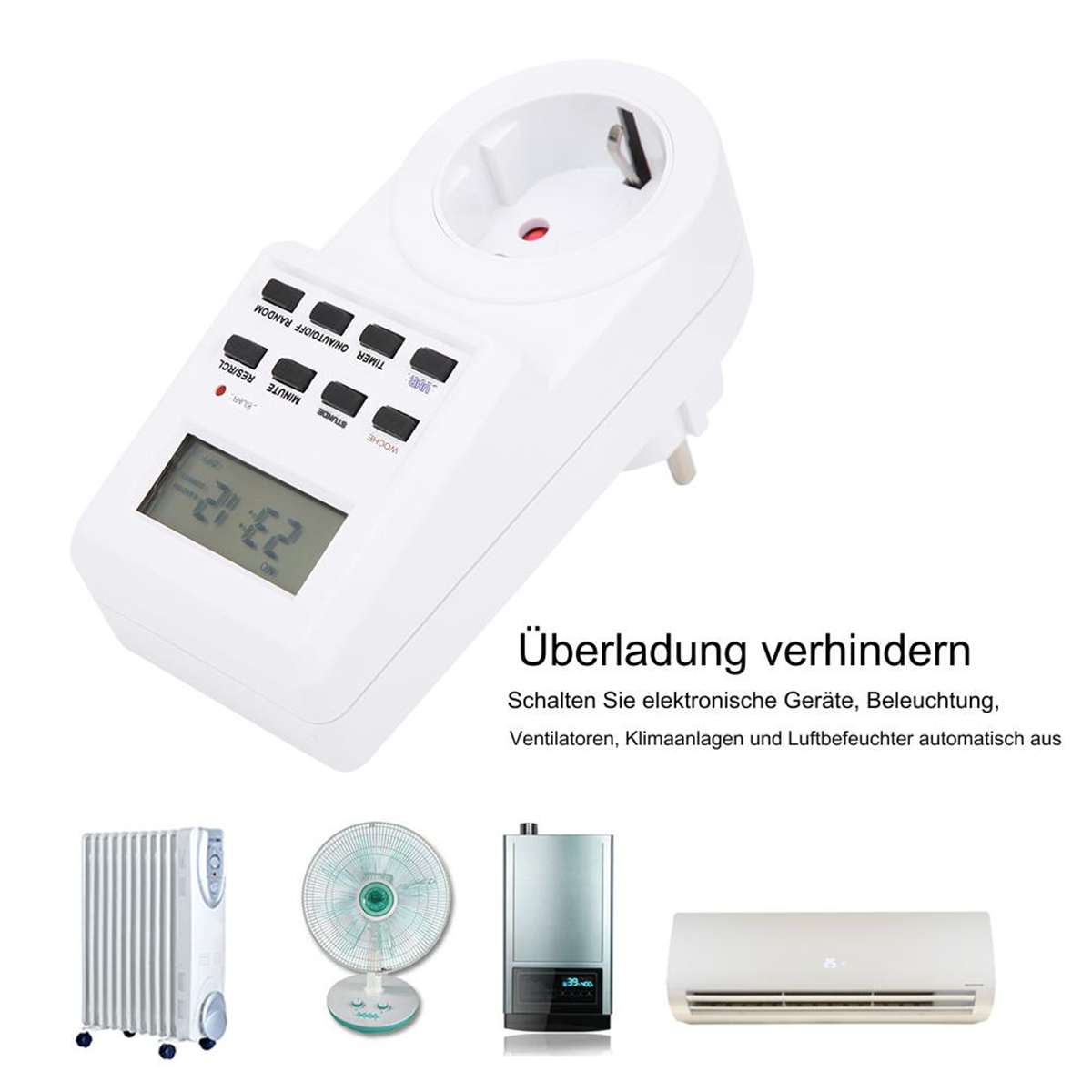 Ein weißer Steckdosentimer mit Digitalanzeige und Tasten, mit Geräten im Hintergrund.