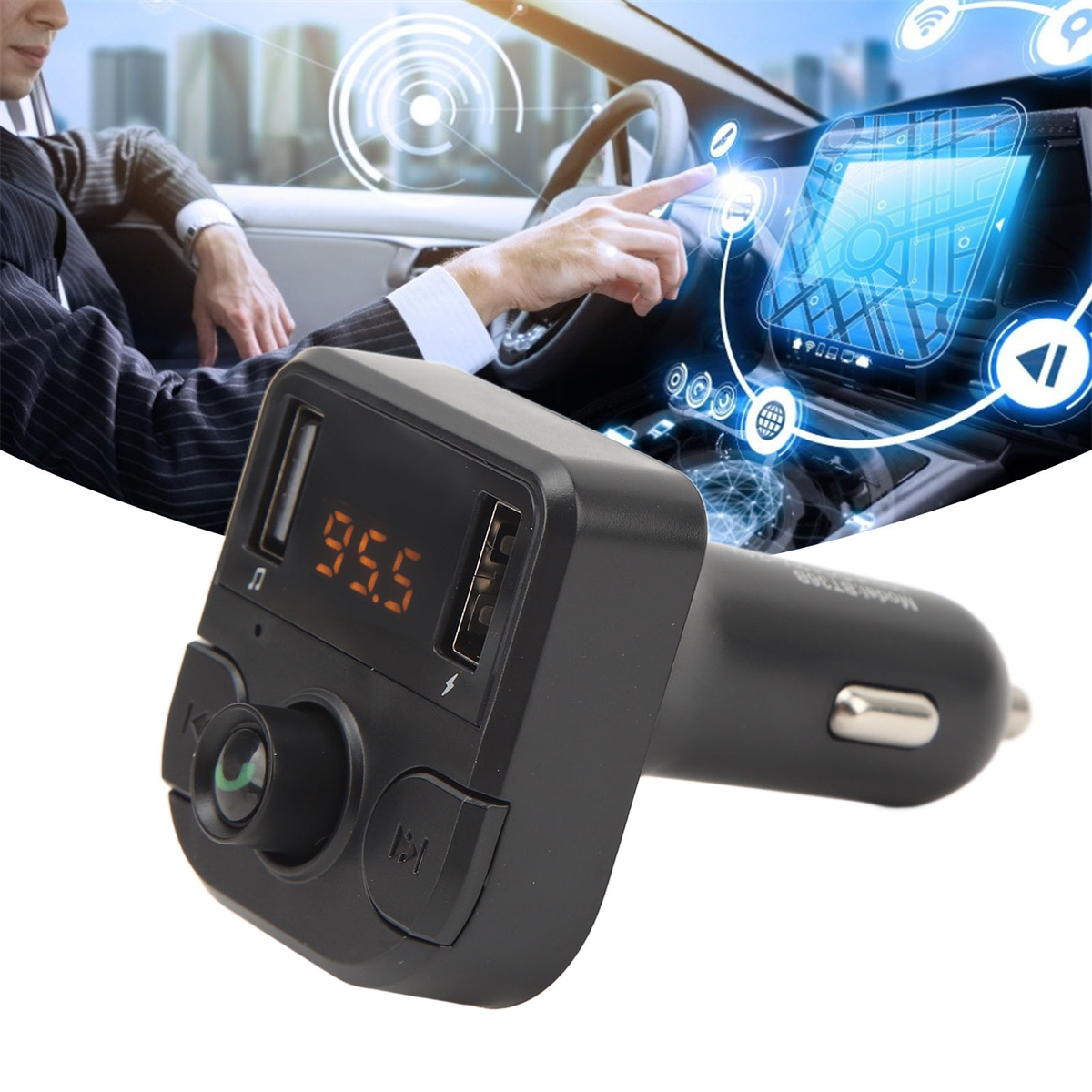 Schwarzes Autoladegerät mit Display, das 95,5 FM anzeigt. Eine Hand berührt das Display des Autos.