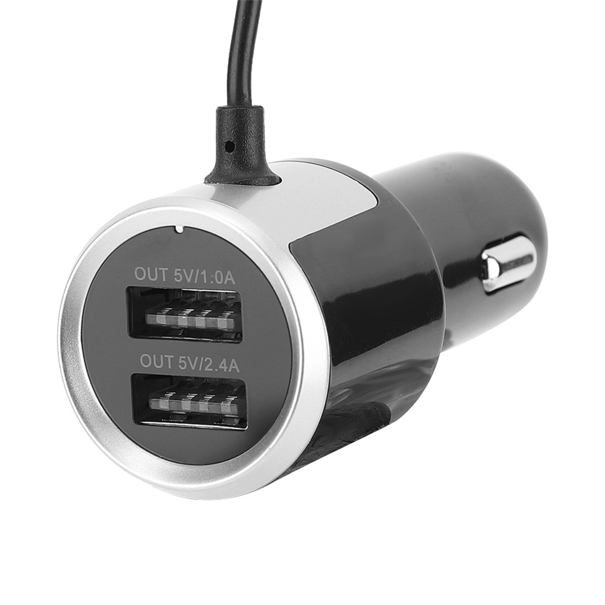 Schwarzes Autoladegerät mit zwei USB-Anschlüssen, beschriftet mit 5V/1.0A und 5V/2.4A.