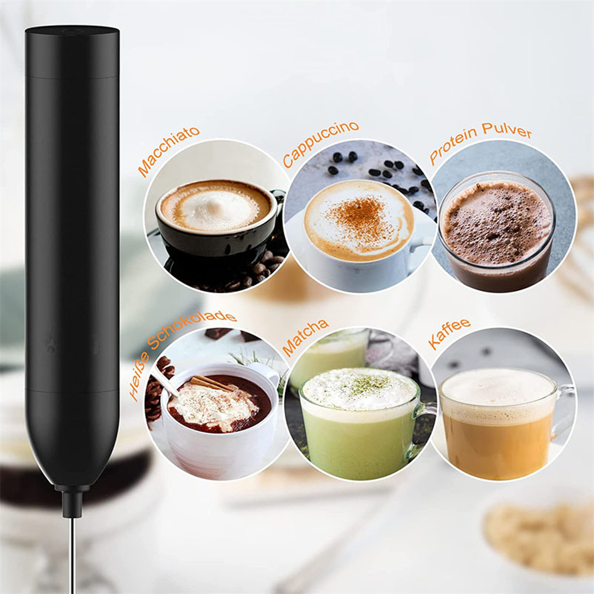 Schwarzer Milchaufschäumer und Kaffeetassen mit verschiedenen Kaffeesorten mit Textbeschriftungen.