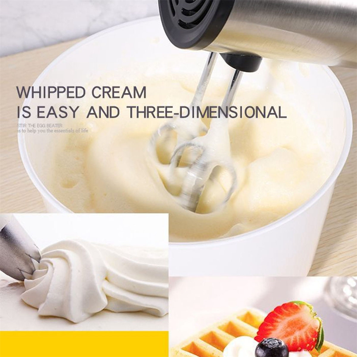 Ein elektrischer Mixer schlägt Sahne. Unten befindet sich eine Waffel mit Erdbeere und Blaubeere.