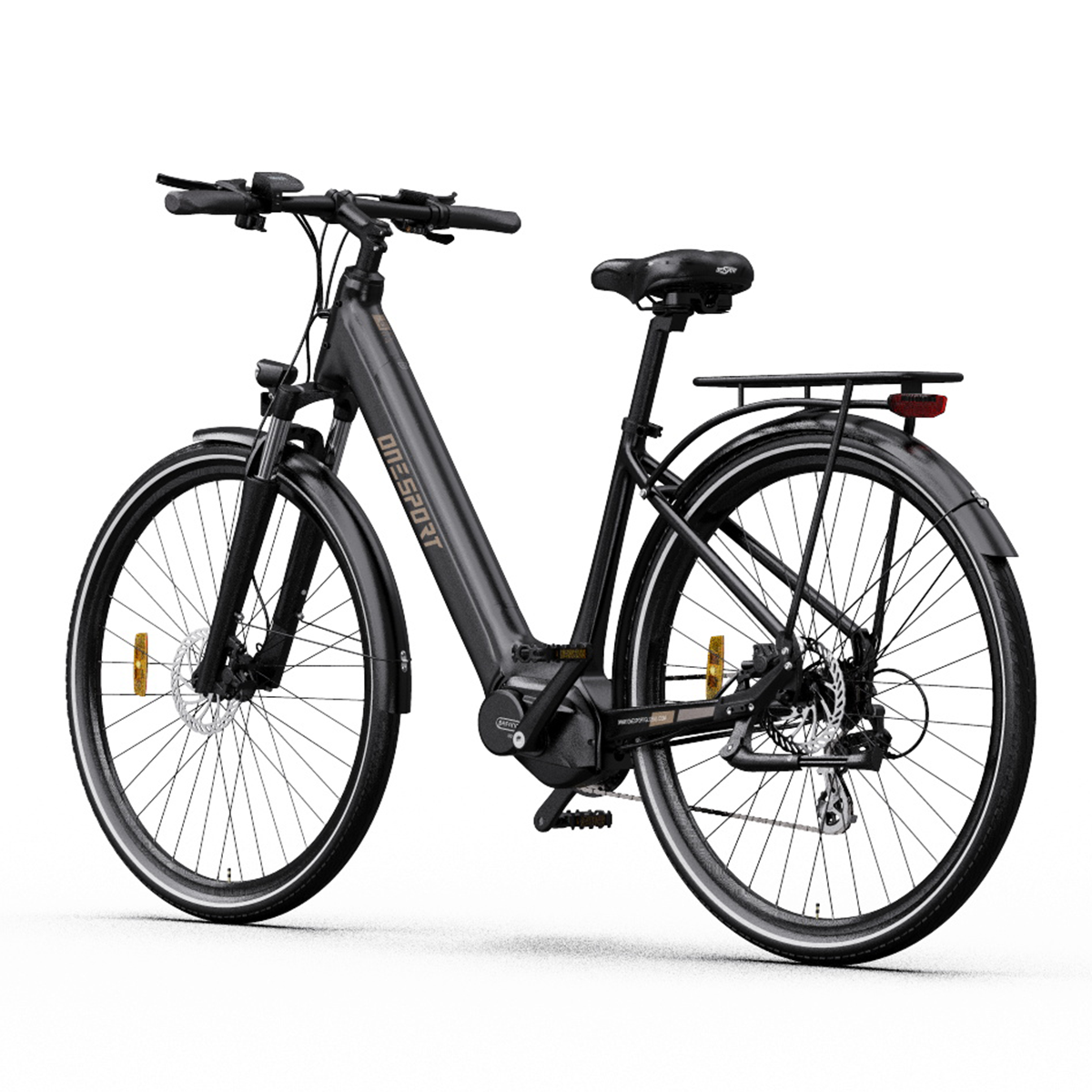 Una bicicletta elettrica nera su sfondo bianco. Ha un portapacchi, parafanghi e luci.