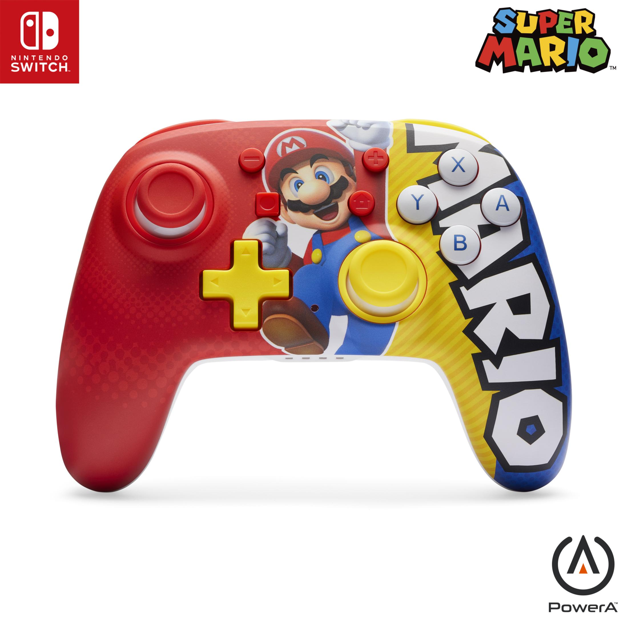 Controller Nintendo Switch a tema Super Mario con colori rosso, giallo e blu. Sfondo bianco.