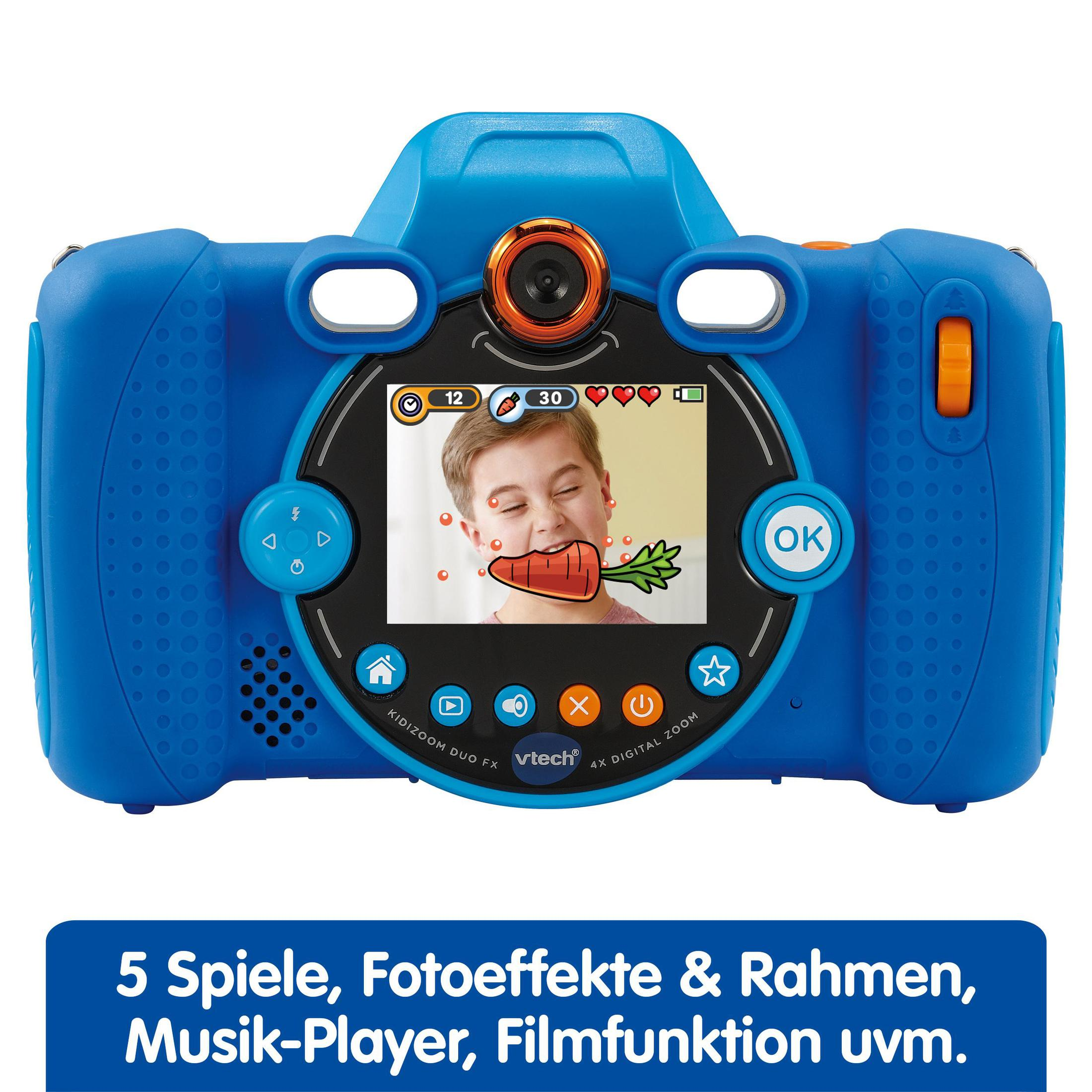 Eine blaue Kidizoom Kamera, die ein Kind mit einer Karotte im Mund zeigt.