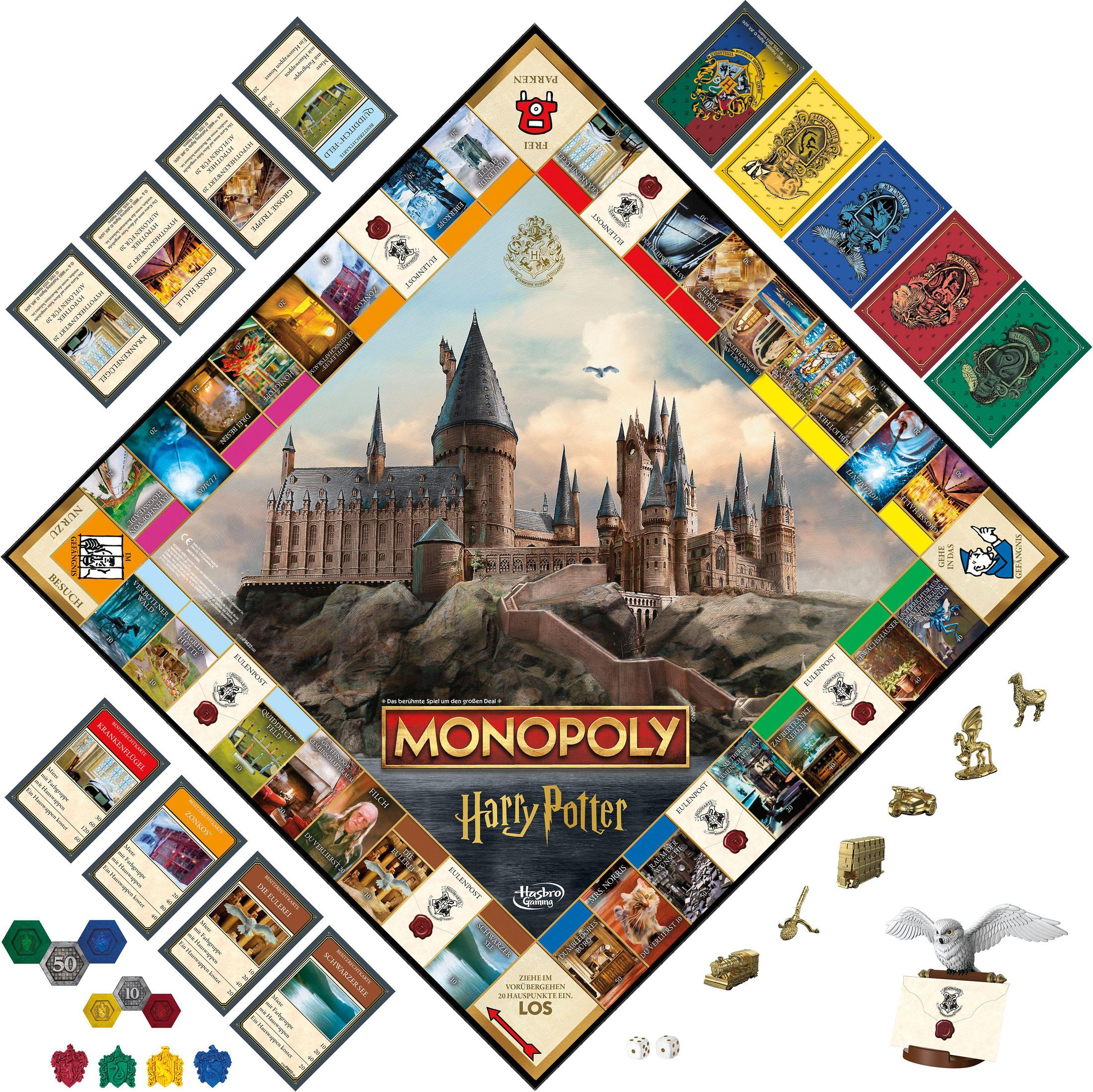 Un jeu de société Monopoly. Le plateau montre un château et des maisons. Il y a des cartes, des dés et des pions sur le plateau.