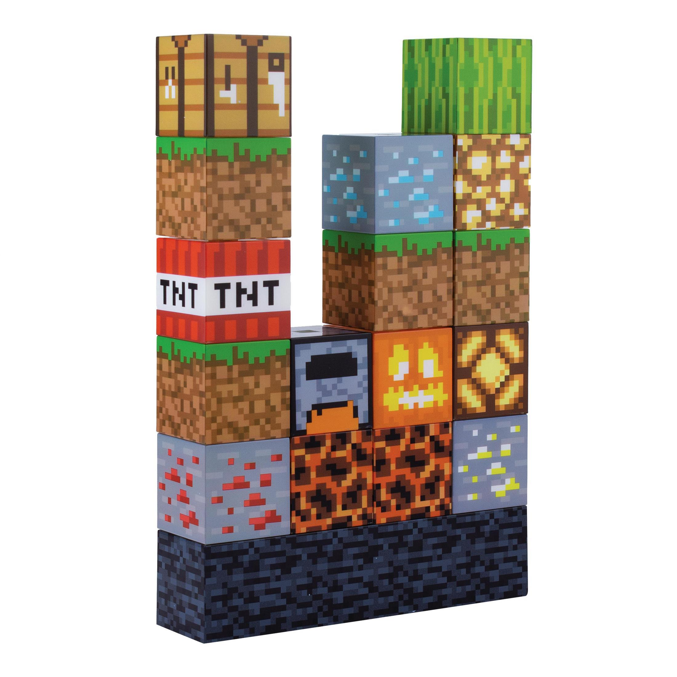 Minecraft Blöcke gestapelt. Enthält TNT, Erde, Gras, Diamanten, Gold, Lava und andere Texturen.