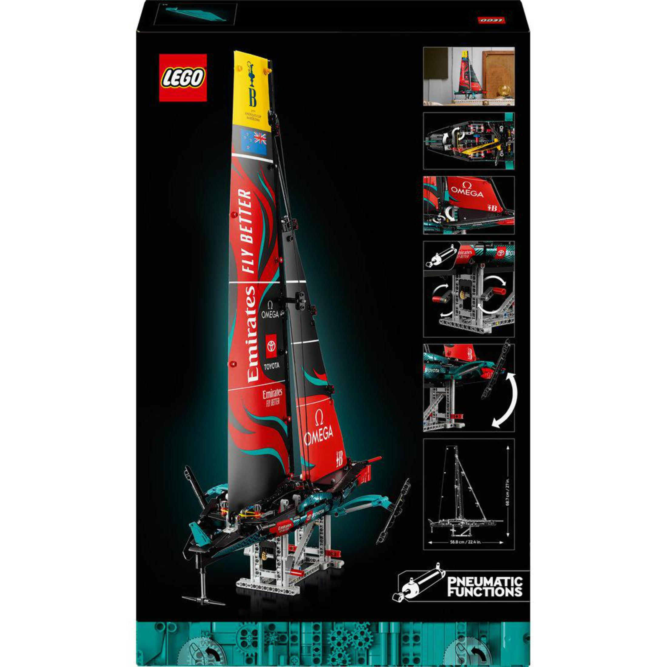 Parte trasera de caja Lego, instrucciones de modelo de velero, fondo negro, vela roja y negra, marco blanco.