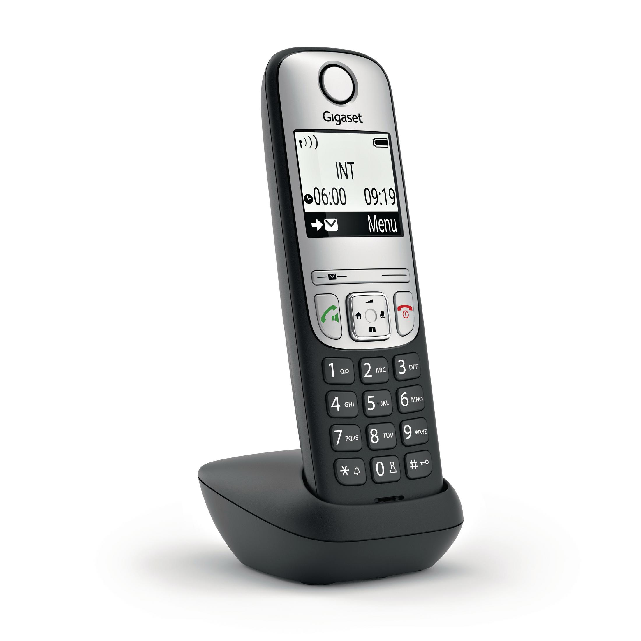 Un téléphone Gigaset noir et argenté avec un écran affichant l'heure et les options du menu.